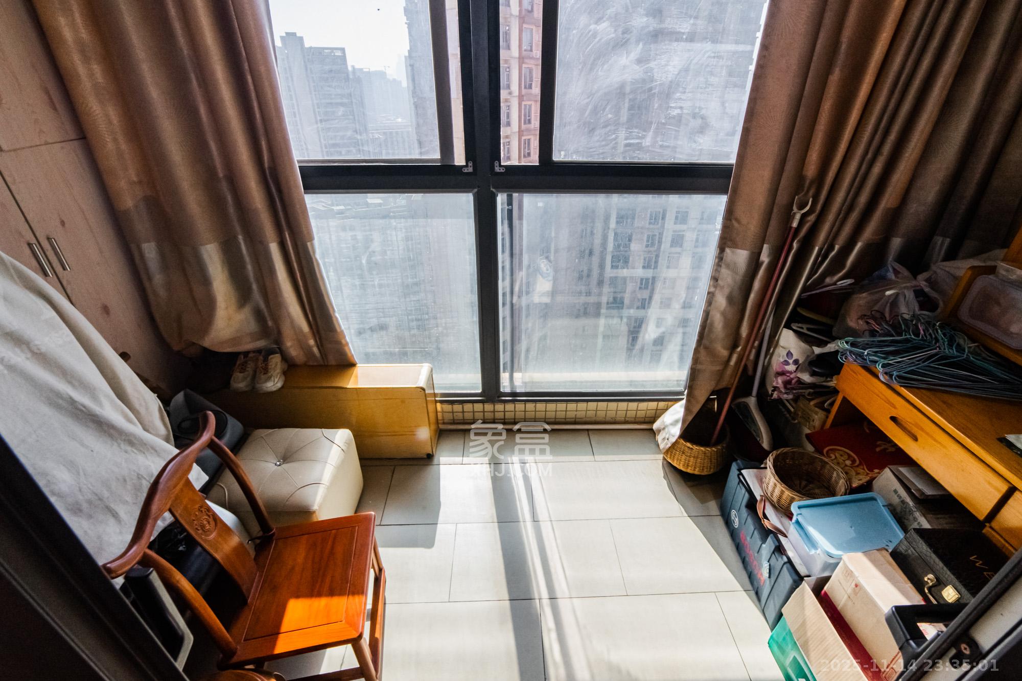 珠江花城四期花盛 3室2厅2卫 115.0万 珠江花城四期花盛 3室2厅2卫 115.0万阳台