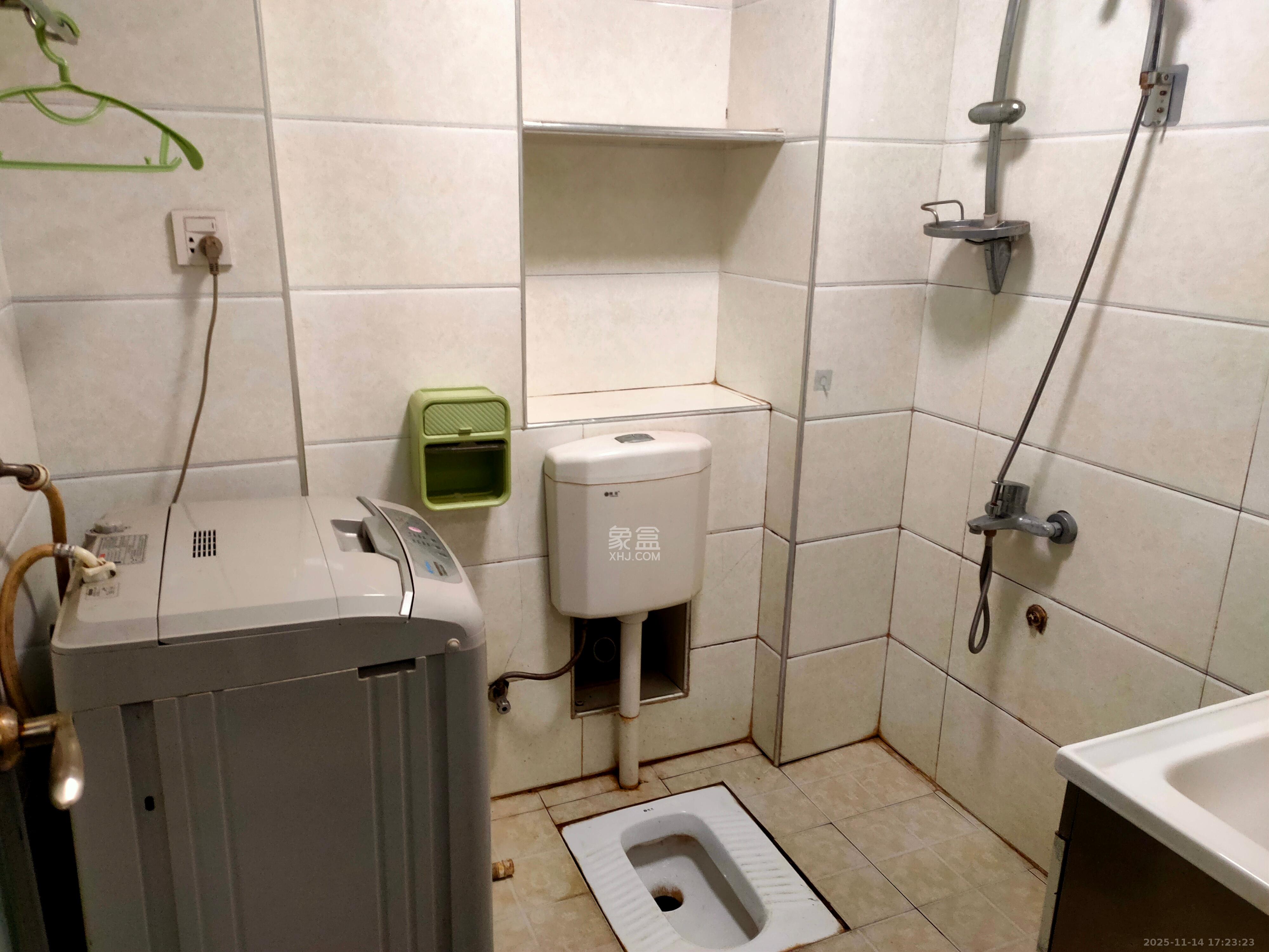 骑龙安置小区  1室1厅1卫    1200.0元/月室内图