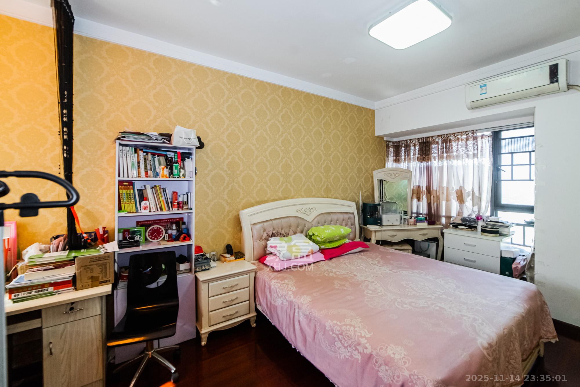 珠江花城四期花盛 3室2厅2卫 115.0万 珠江花城四期花盛 3室2厅2卫 115.0万卧室