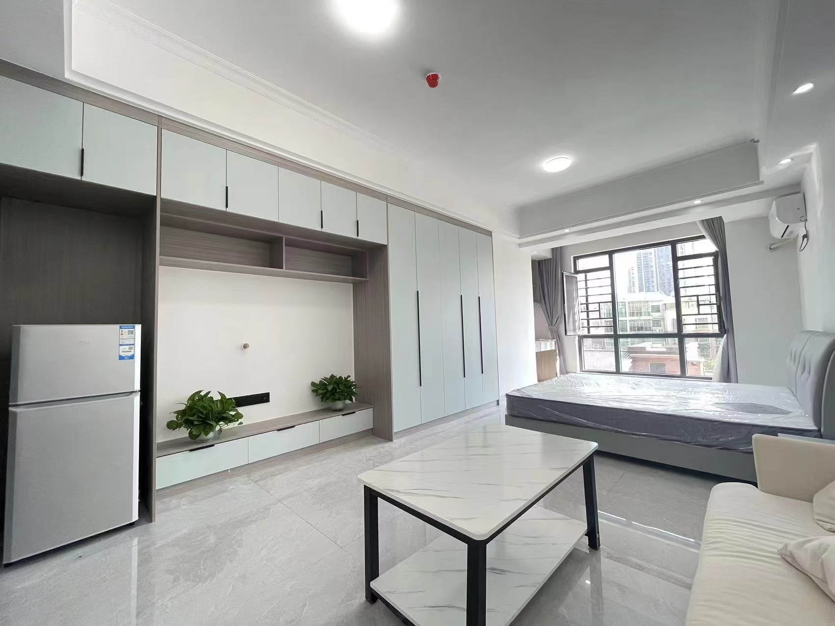 融冠乐城  1室1厅1卫    1500.0元/月室内图