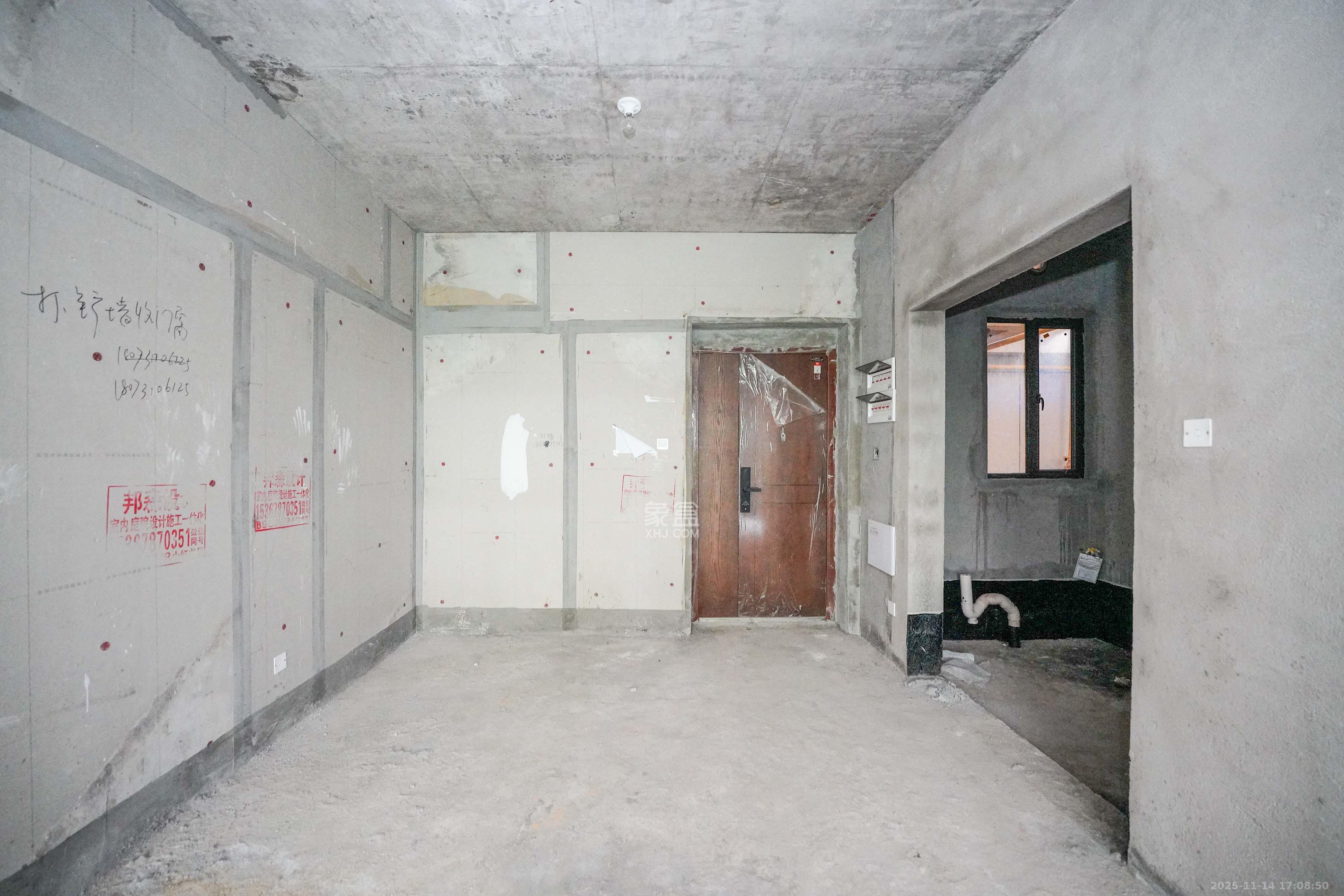 福天藏郡院子  3室2厅2卫    130.0万客厅