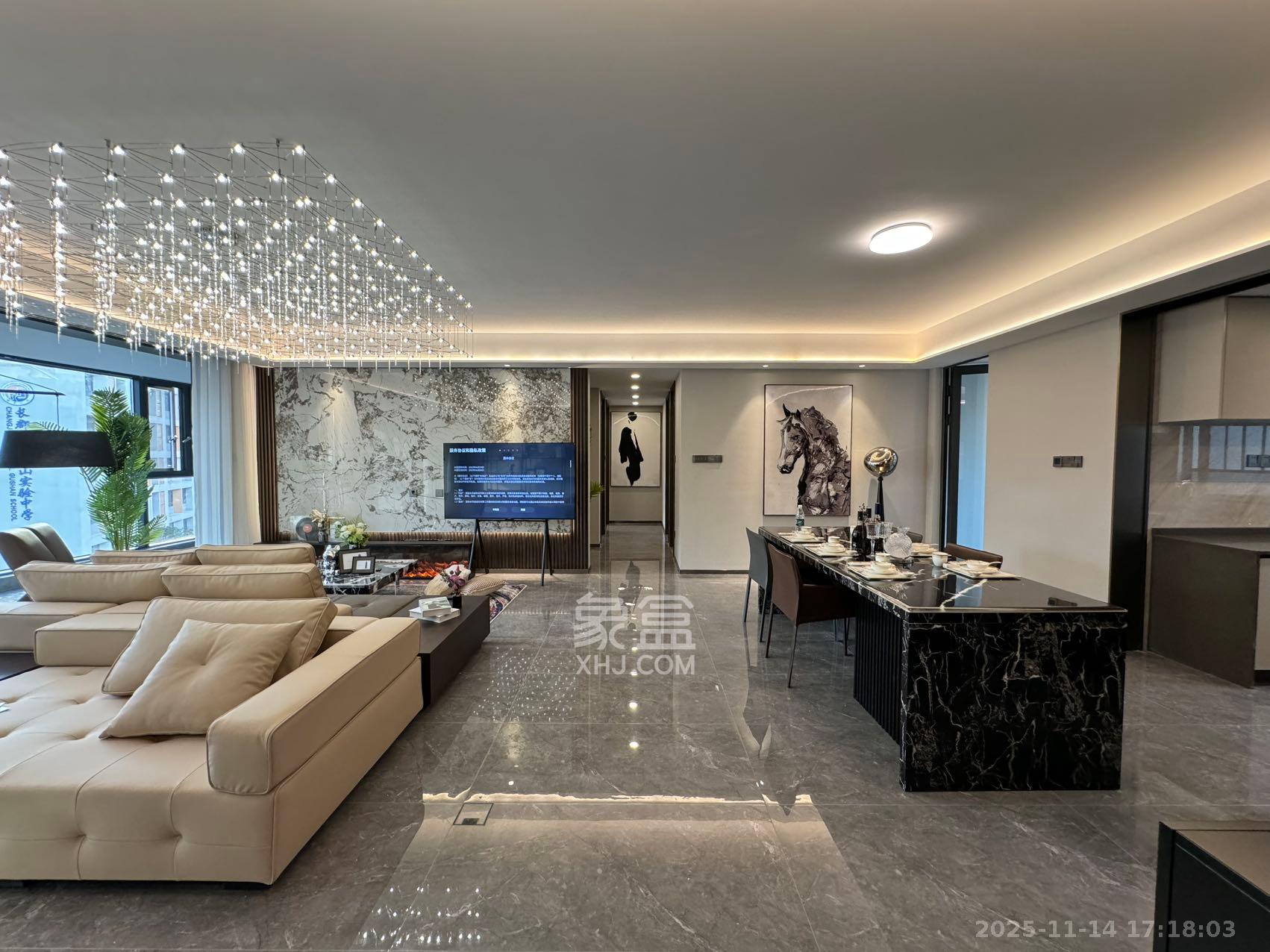 龙湖舜山府  4室2厅2卫    8800.0元/月户型图