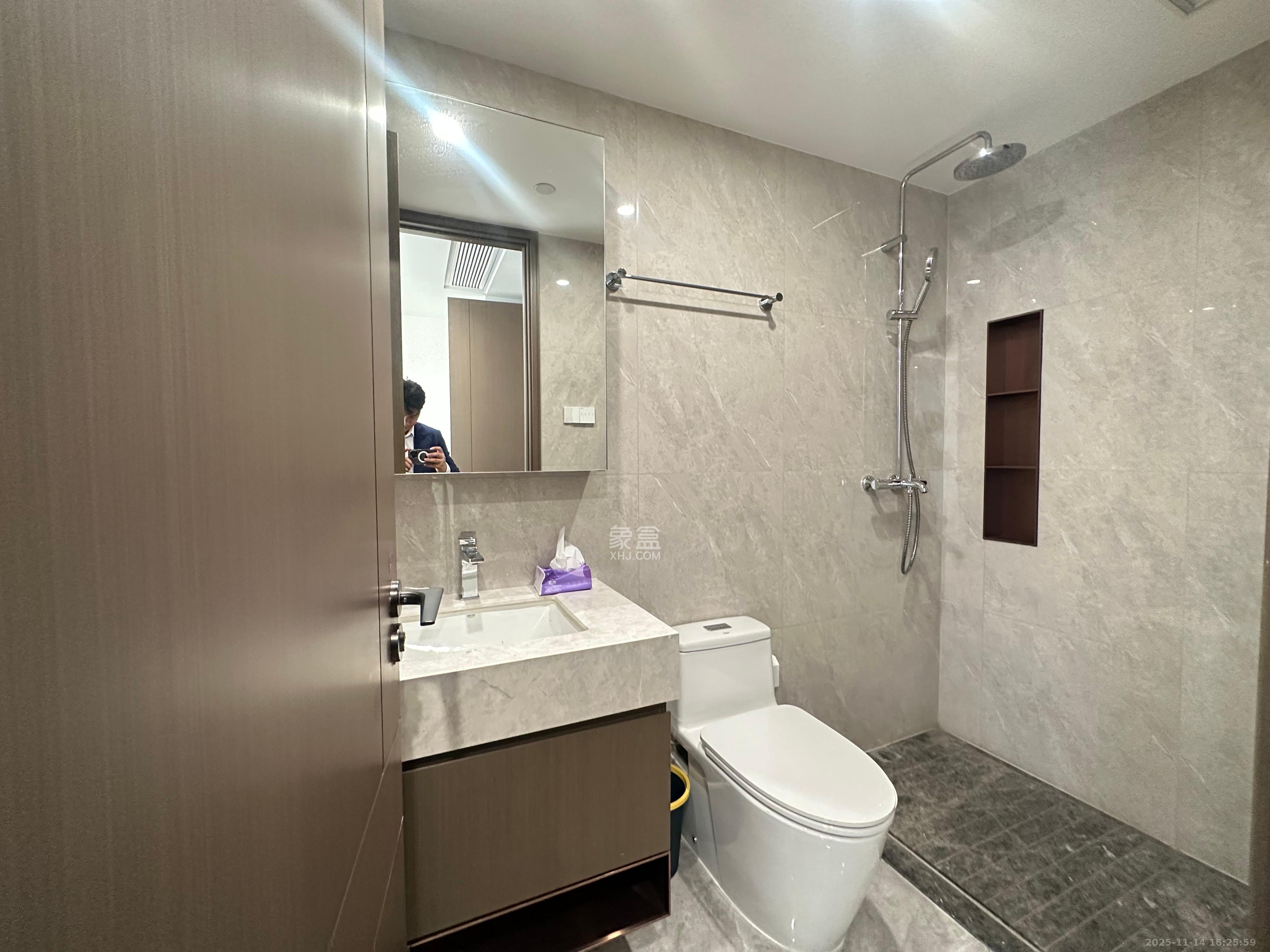 滨江府1913  4室2厅2卫    9000.0元/月室内图