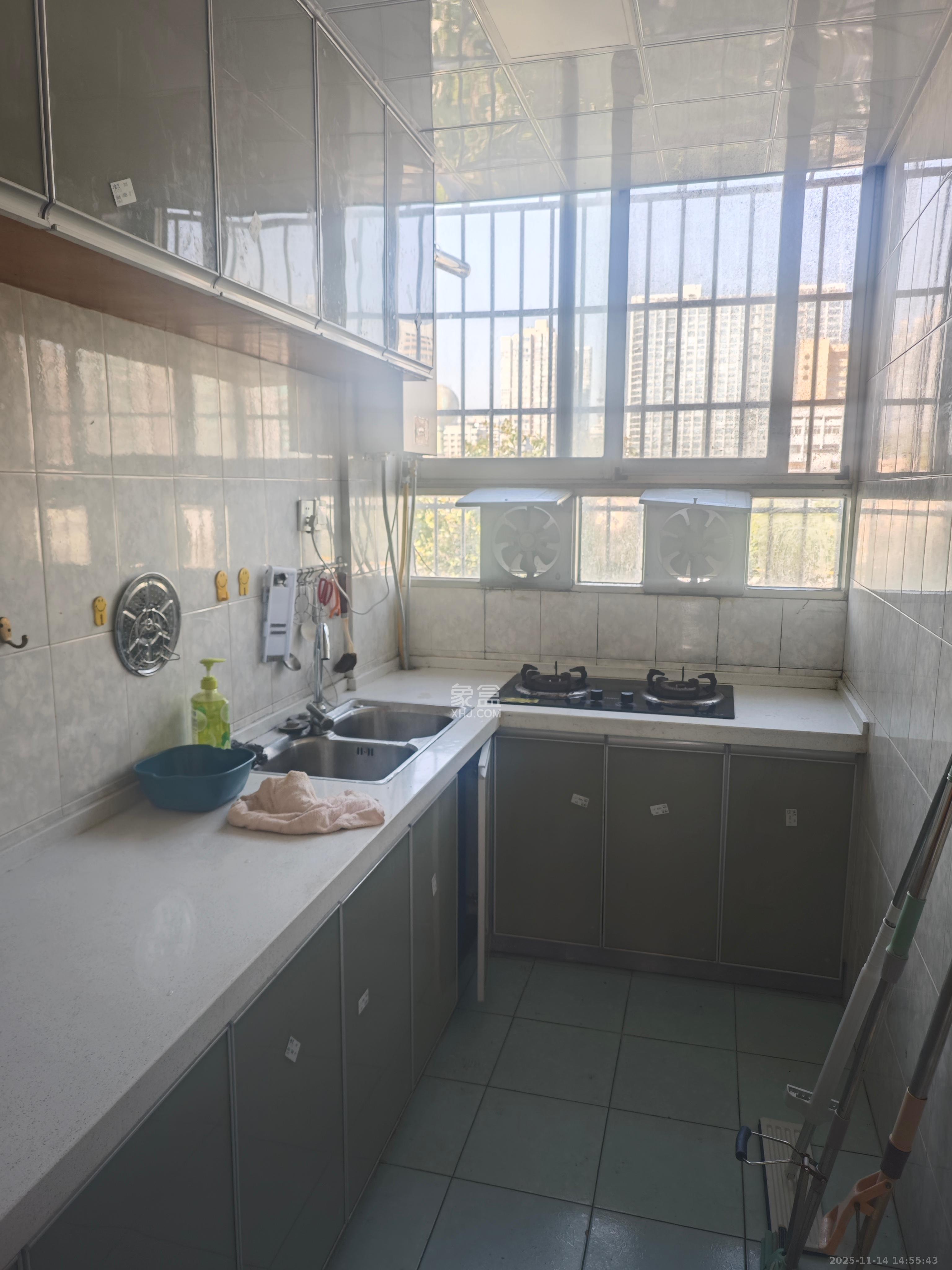 向韶村  3室2厅1卫    2200.0元/月室内图