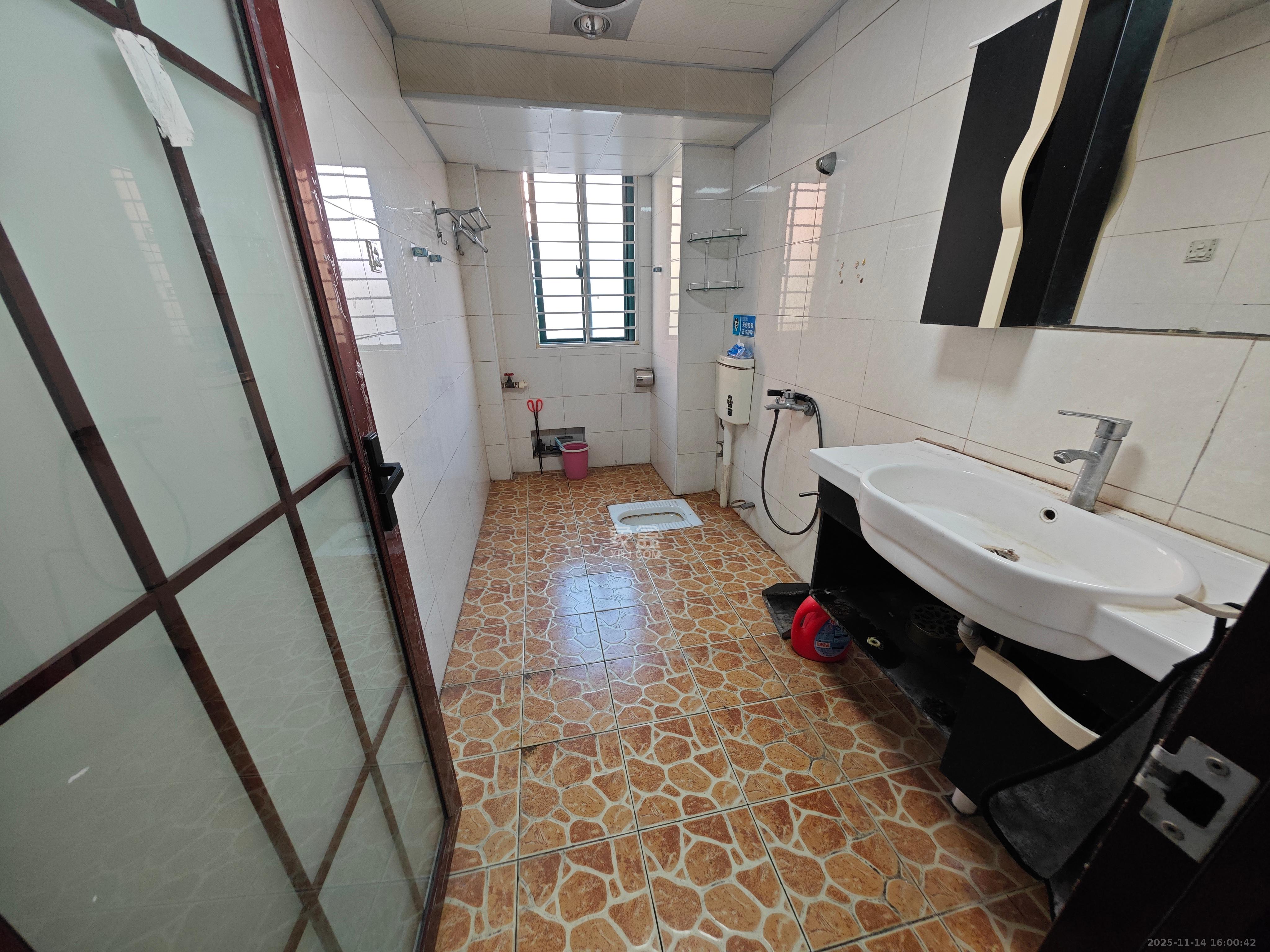 华盛世纪新城  4室2厅2卫    2000.0元/月室内图