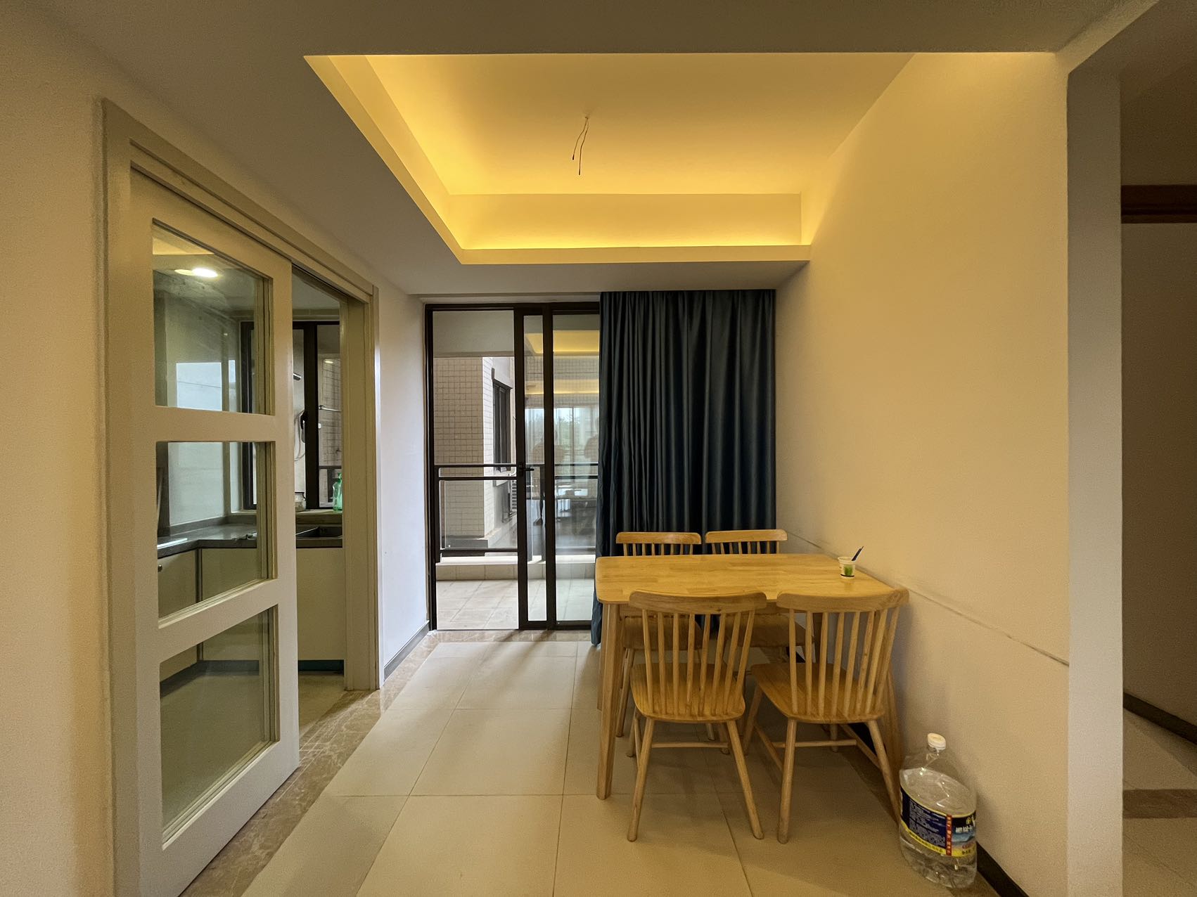 专家公寓 3室2厅1卫 3000.0元/月 专家公寓 3室2厅1卫 3000.0元/月室内图