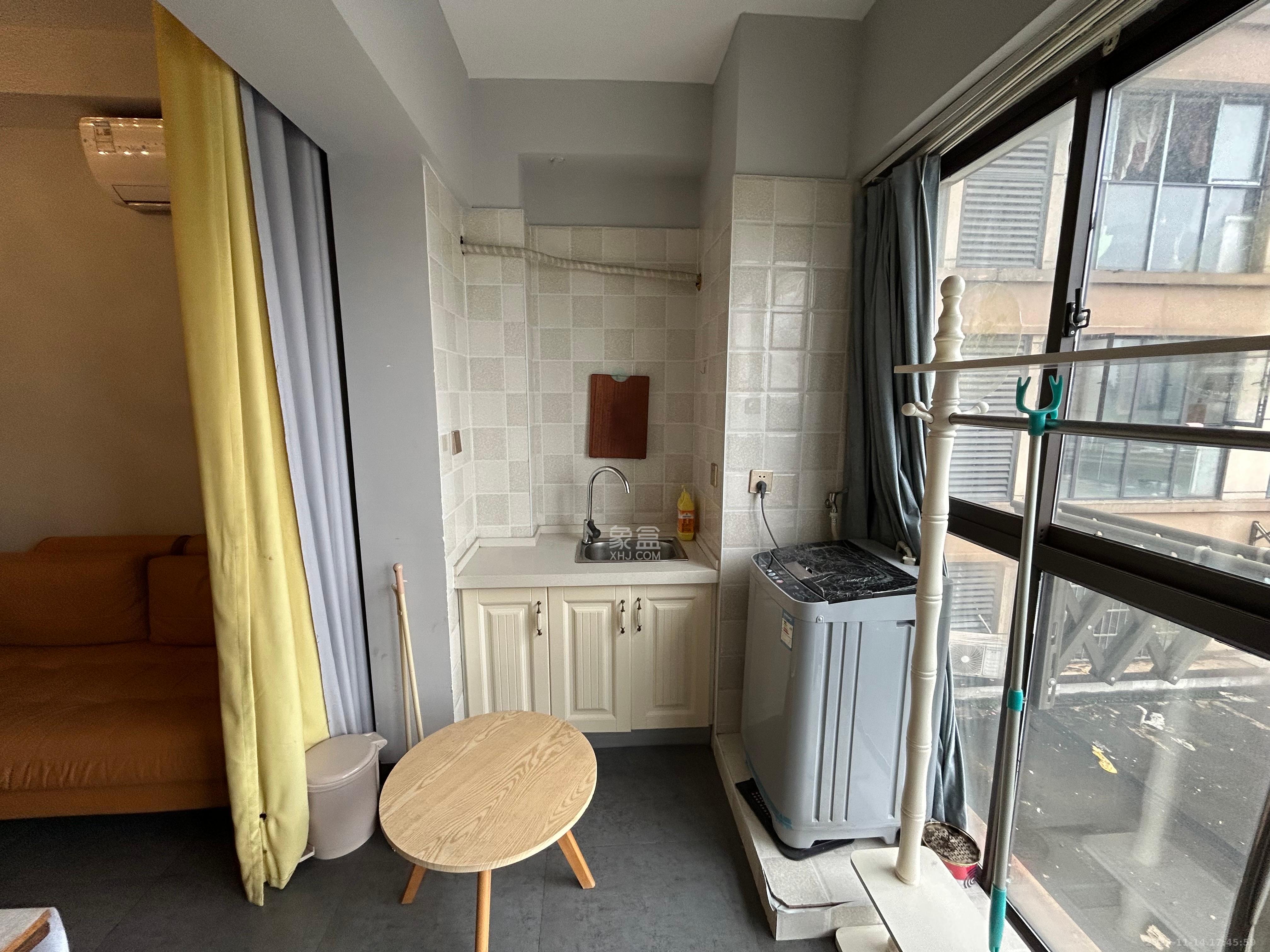 富兴旺角  1室1厅1卫    1500.0元/月室内图