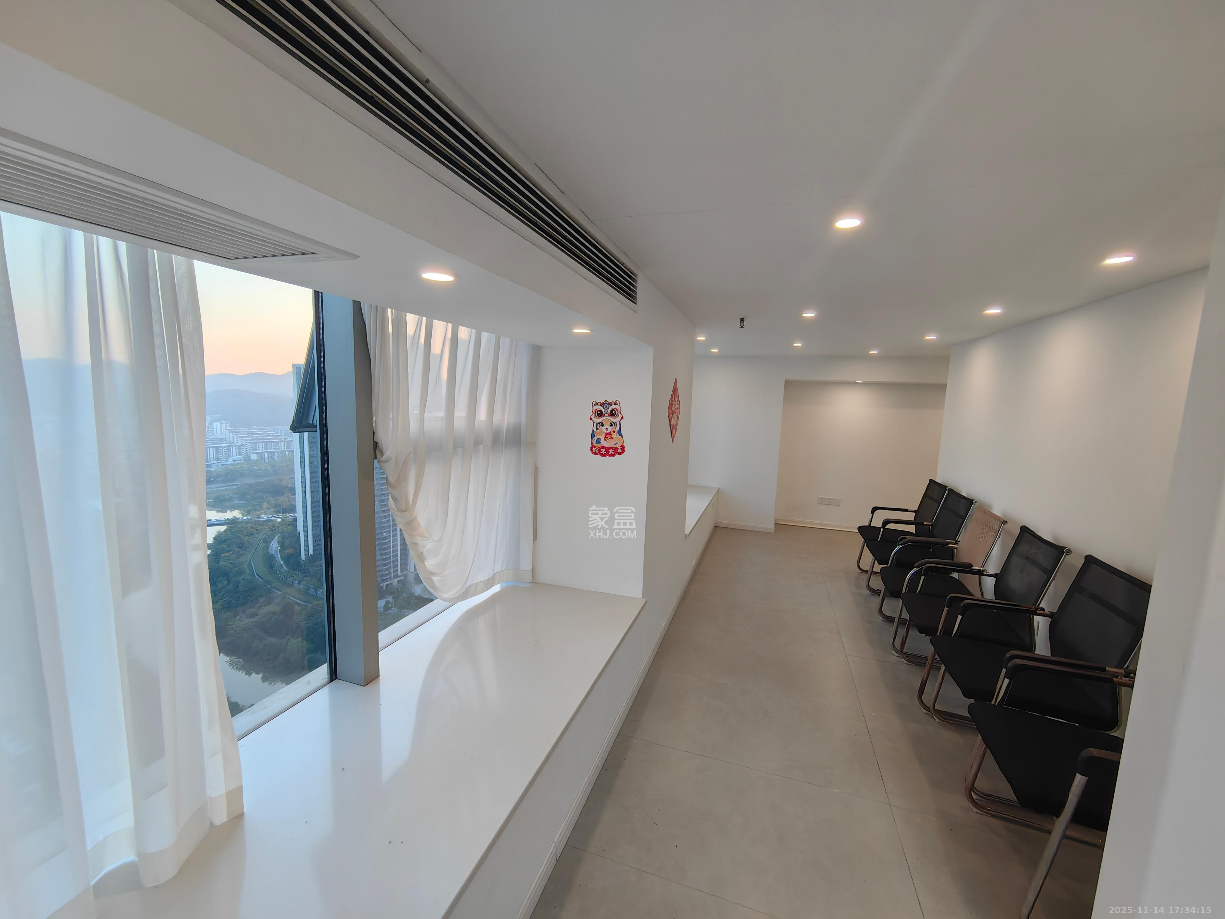 正荣梅溪紫阙台  3室2厅2卫    5800.0元/月室内图