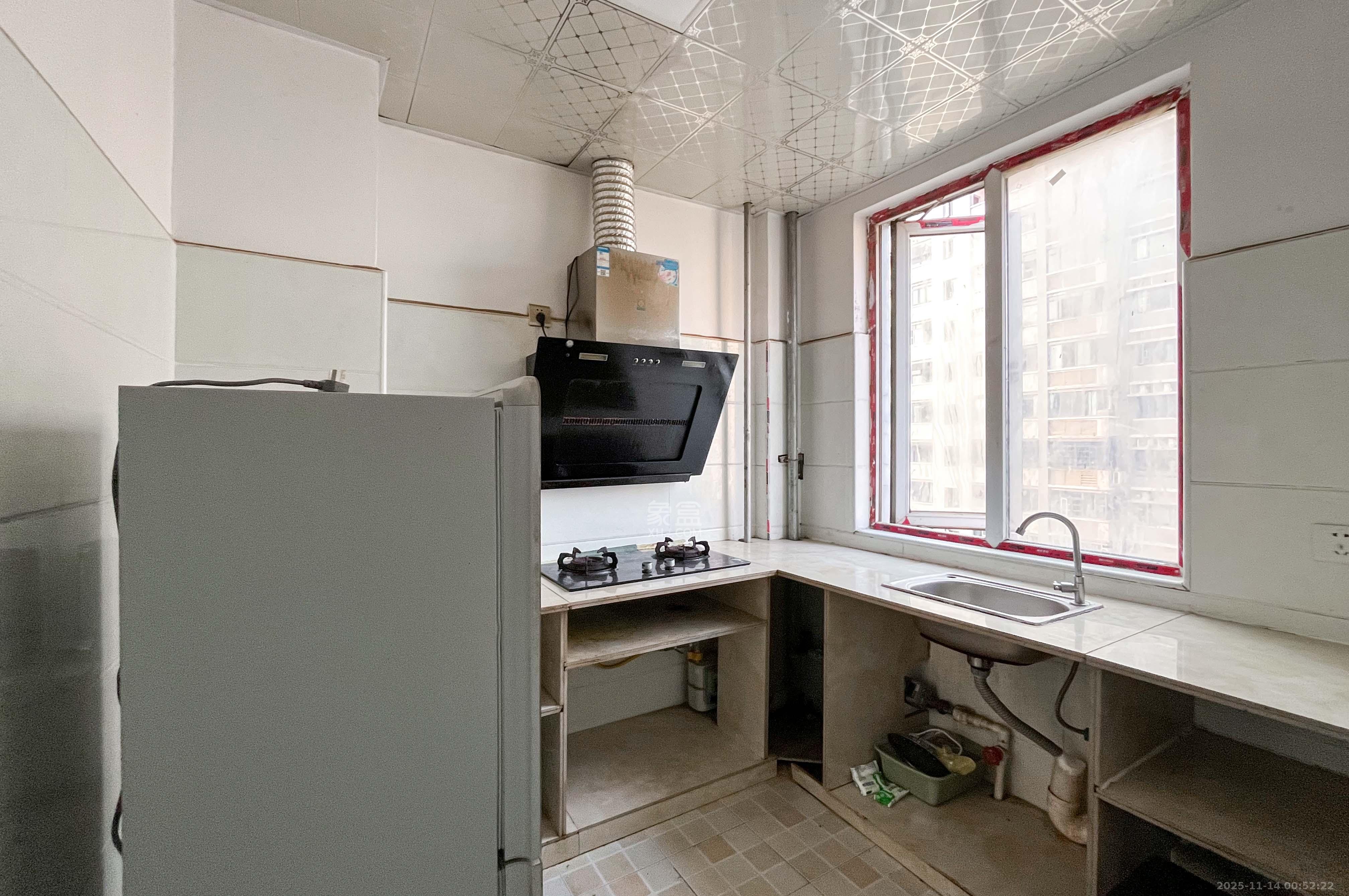 麓阳和景雅苑 4室1厅2卫 93.8万 麓阳和景雅苑 4室1厅2卫 93.8万厨房