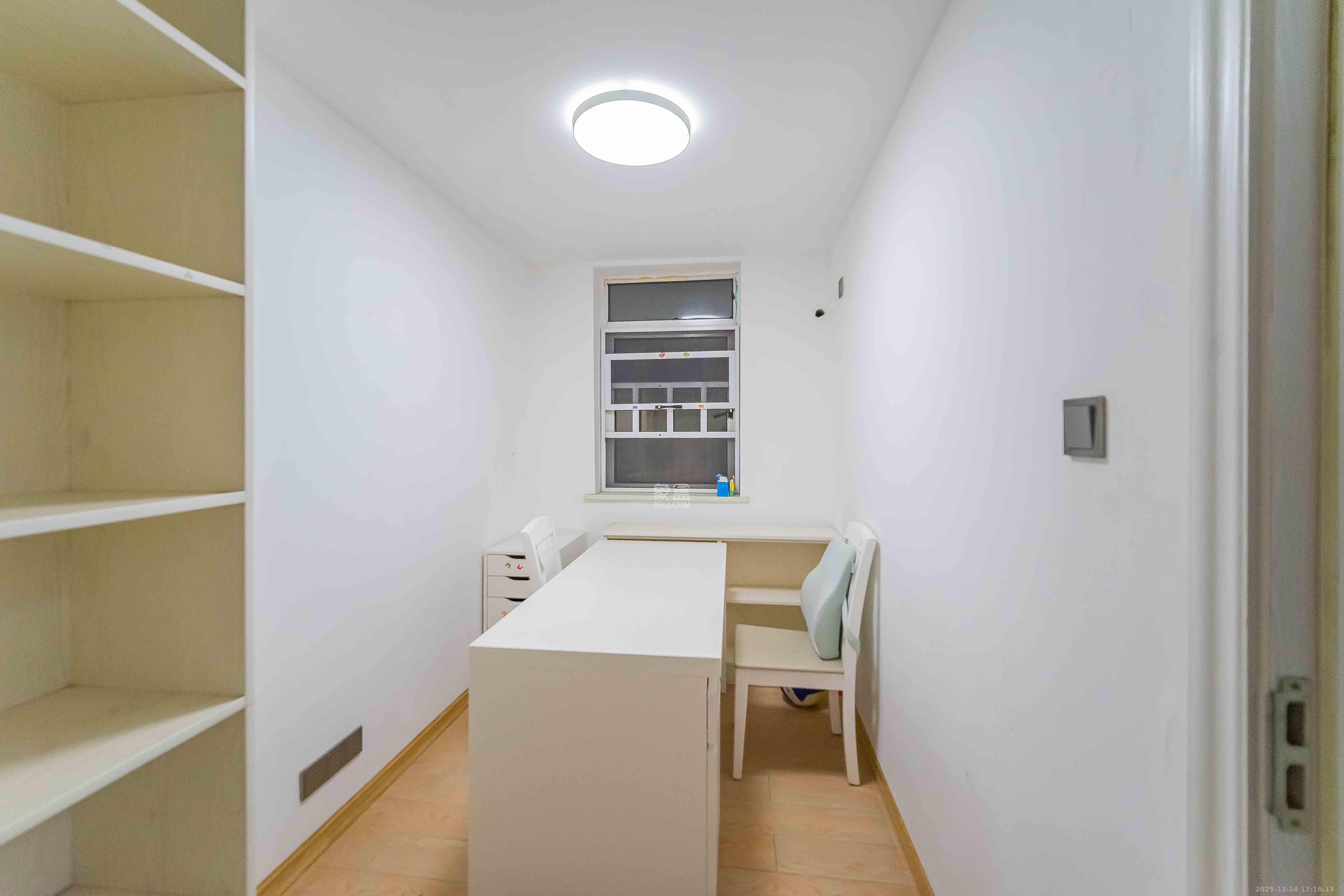 绿地之窗  3室2厅2卫    2500.0元/月室内图