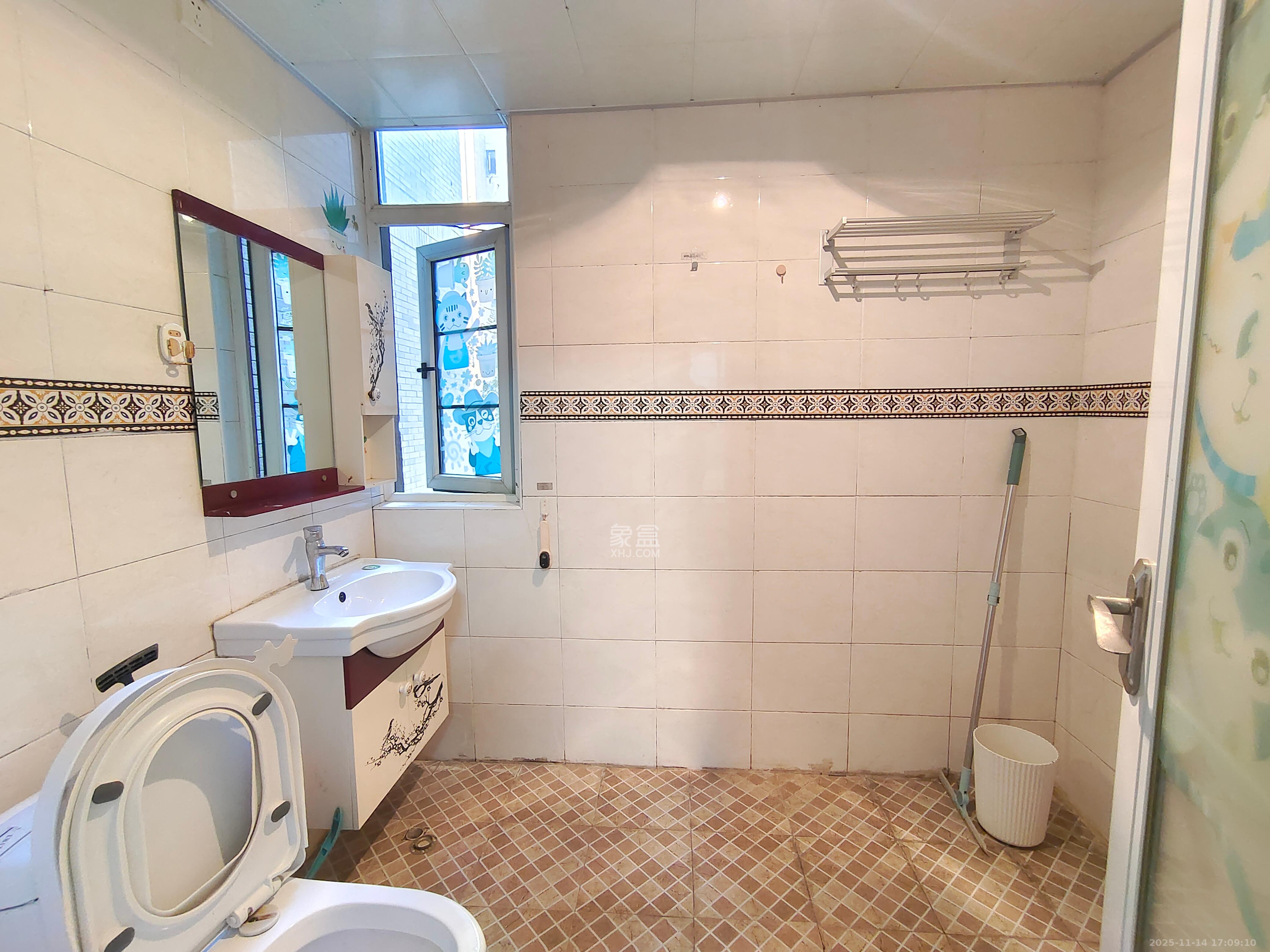 沁园春御院 3室2厅1卫 3000.0元/月 沁园春御院 3室2厅1卫 3000.0元/月室内图