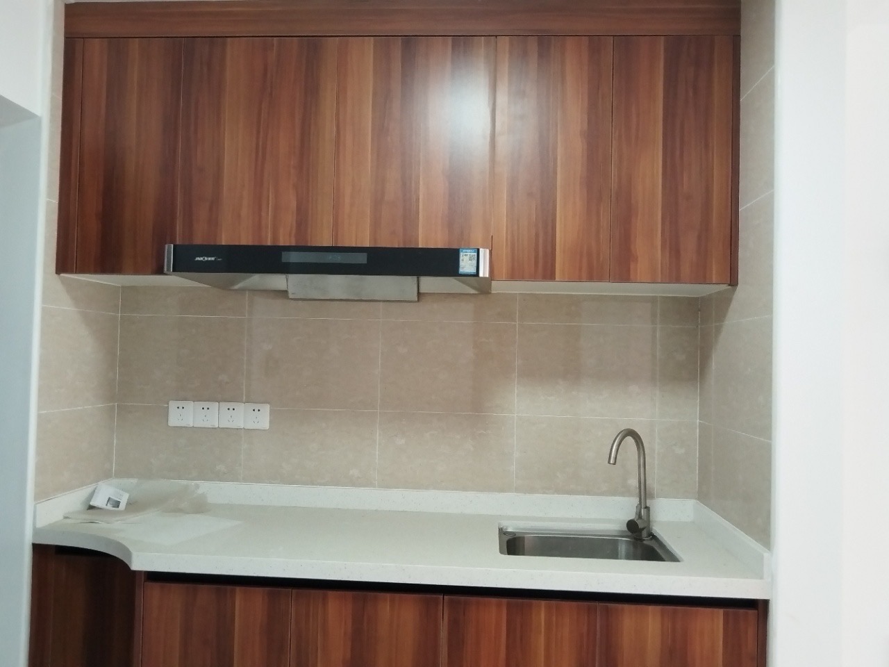 滨江花园(青年路) 1室1厅1卫 58.0万 滨江花园(青年路) 1室1厅1卫 58.0万客厅