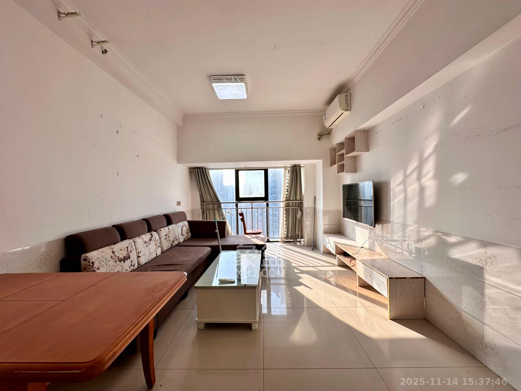 达美D6区  1室1厅1卫    1700.0元/月室内图