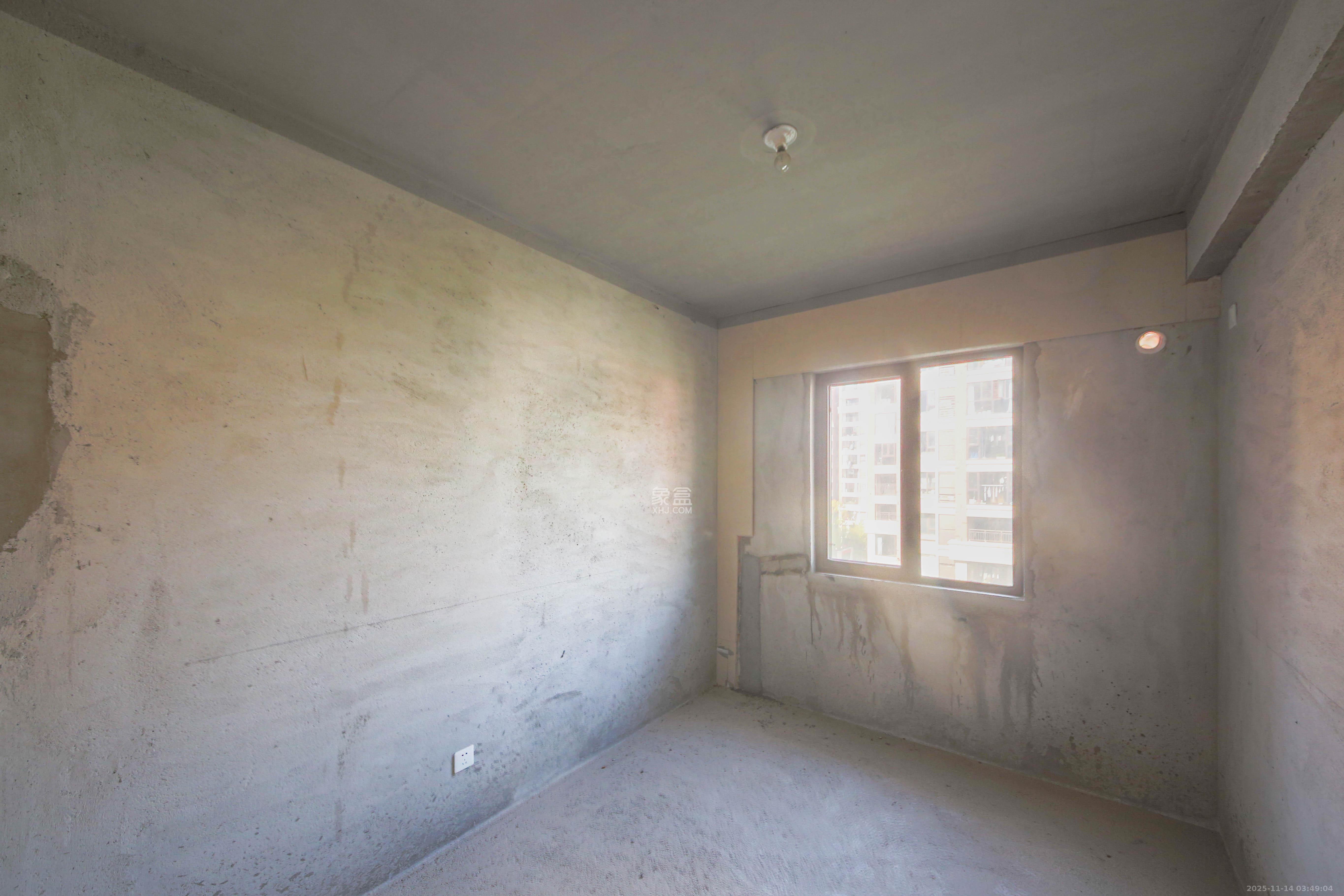 香缇雅苑（鑫远翡丽郡二期）  4室2厅2卫    176.0万卧室