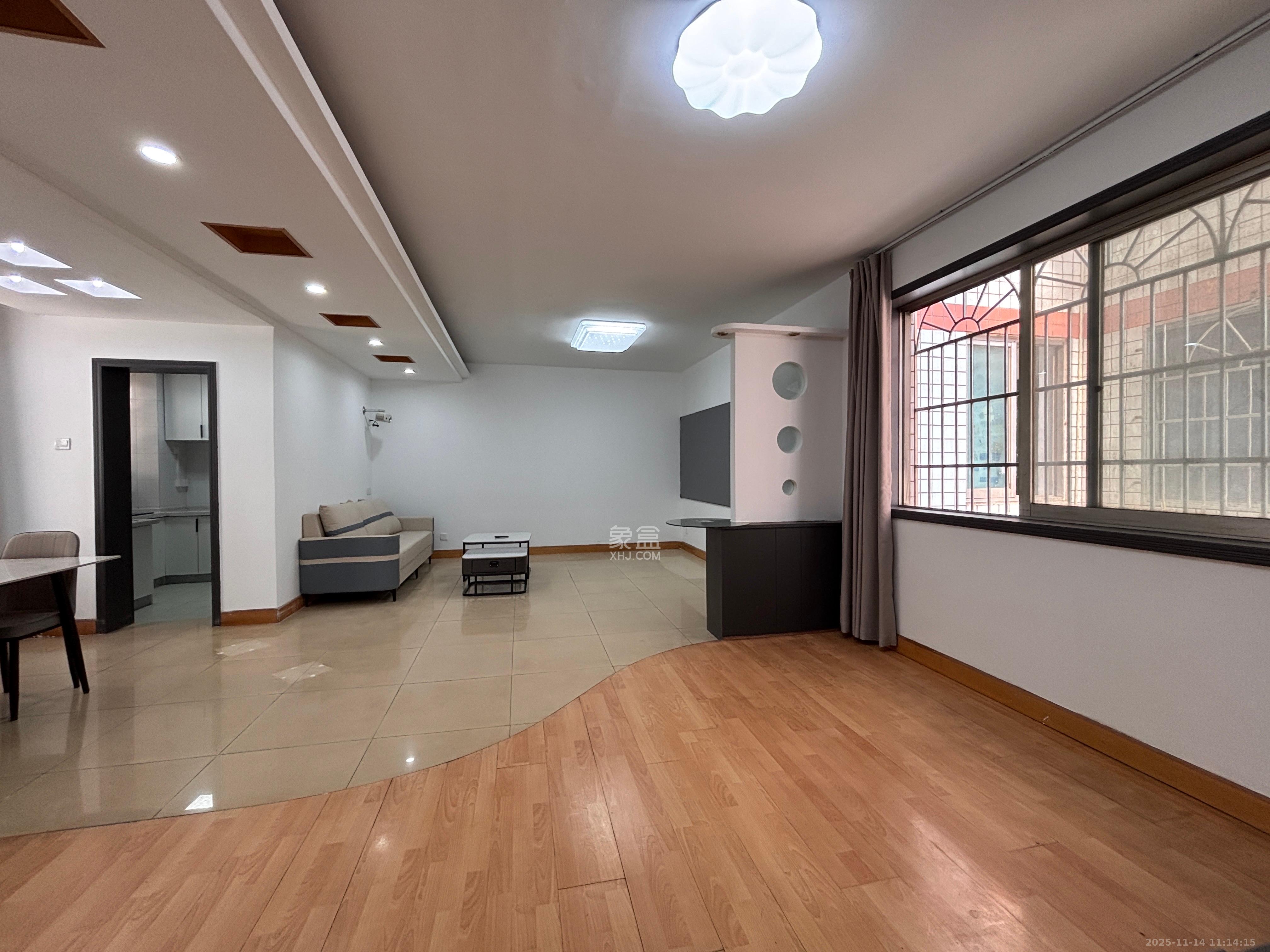 天龙花园 2室2厅1卫 2500.0元/月 天龙花园 2室2厅1卫 2500.0元/月室内图