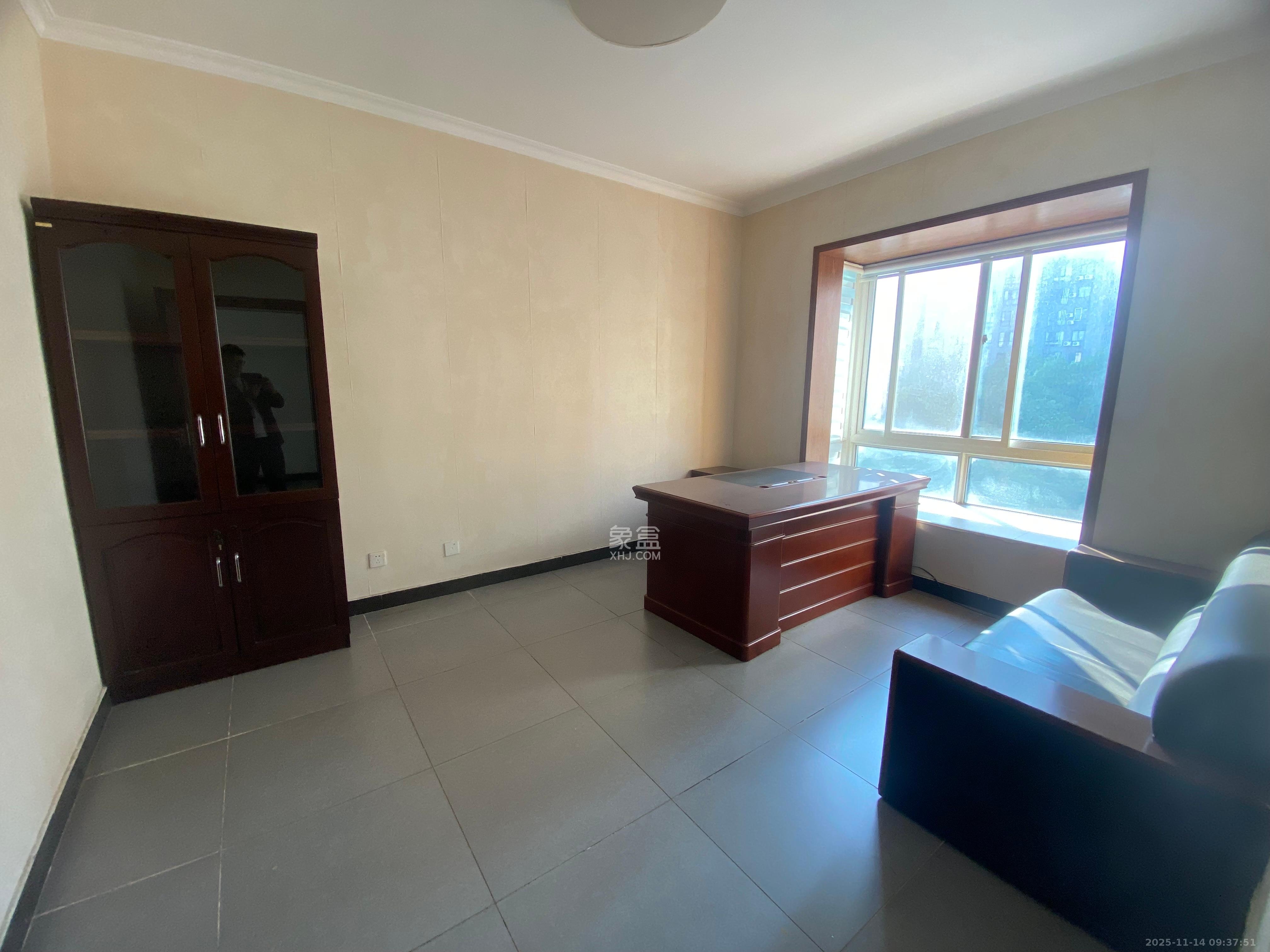 上林国际  4室1厅2卫    3200.0元/月室内图