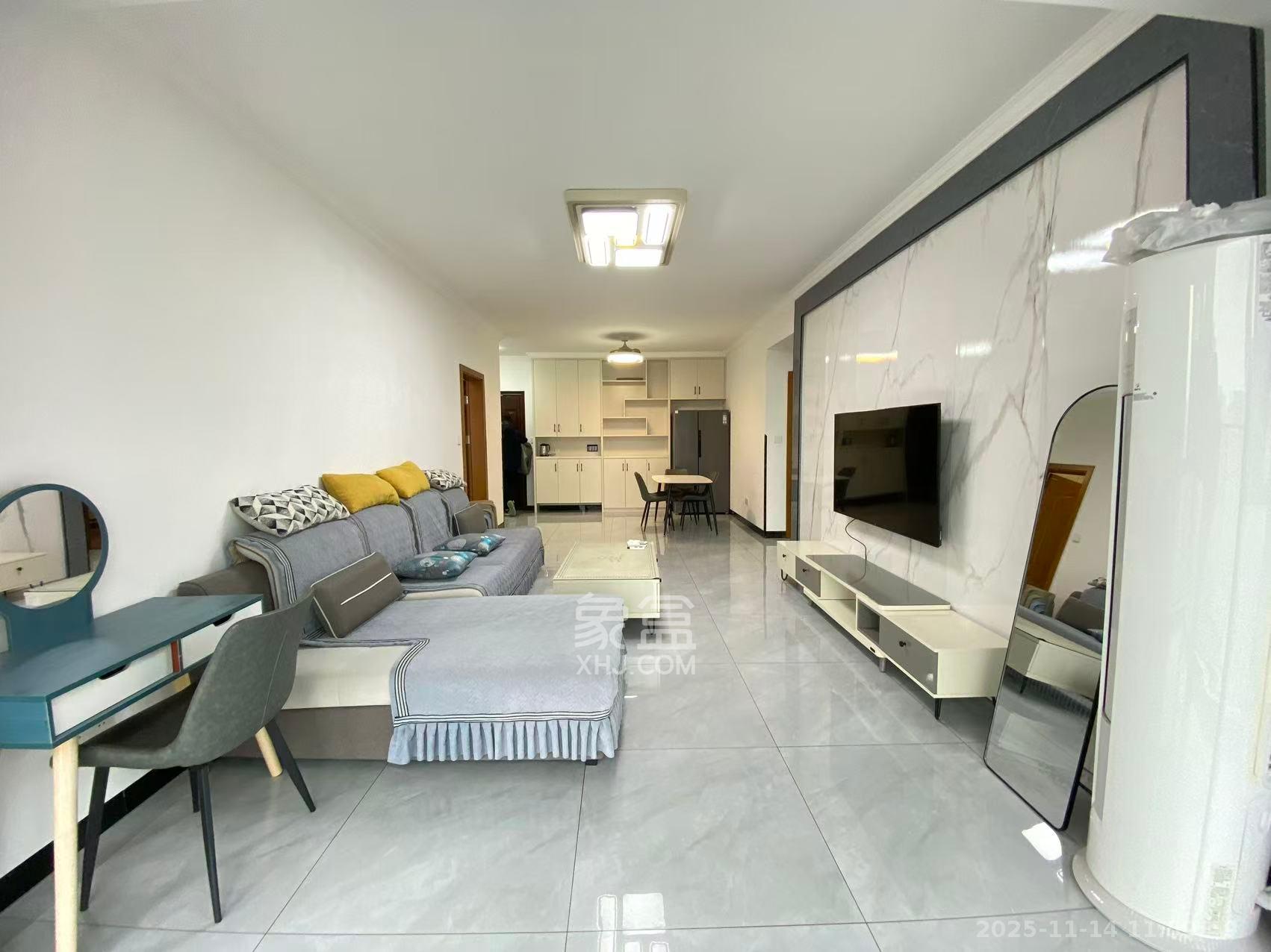 长房东旭国际  3室2厅2卫    3500.0元/月室内图