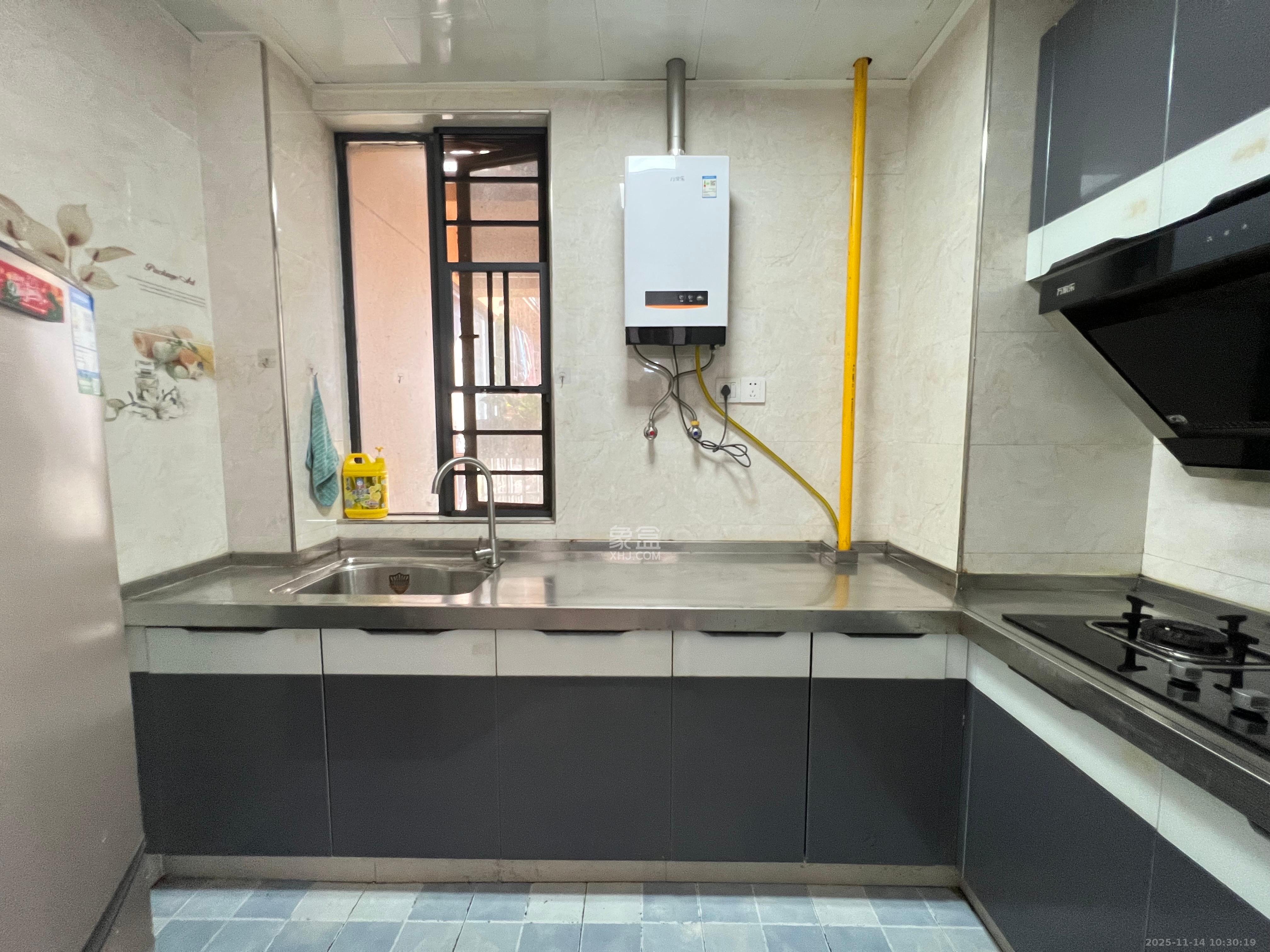 岳华新苑  2室2厅1卫    2000.0元/月室内图