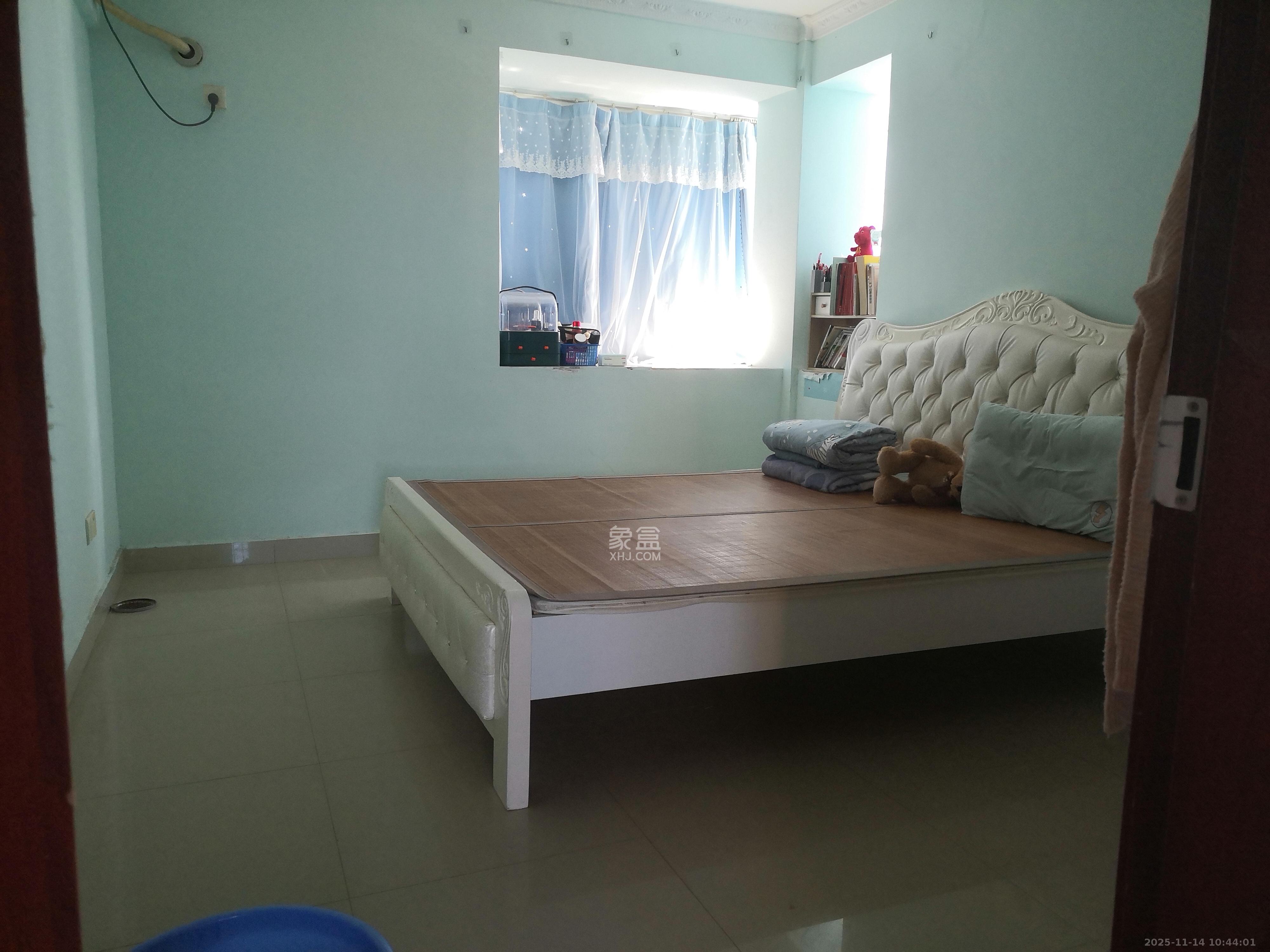 润芳园  3室2厅1卫    2000.0元/月室内图