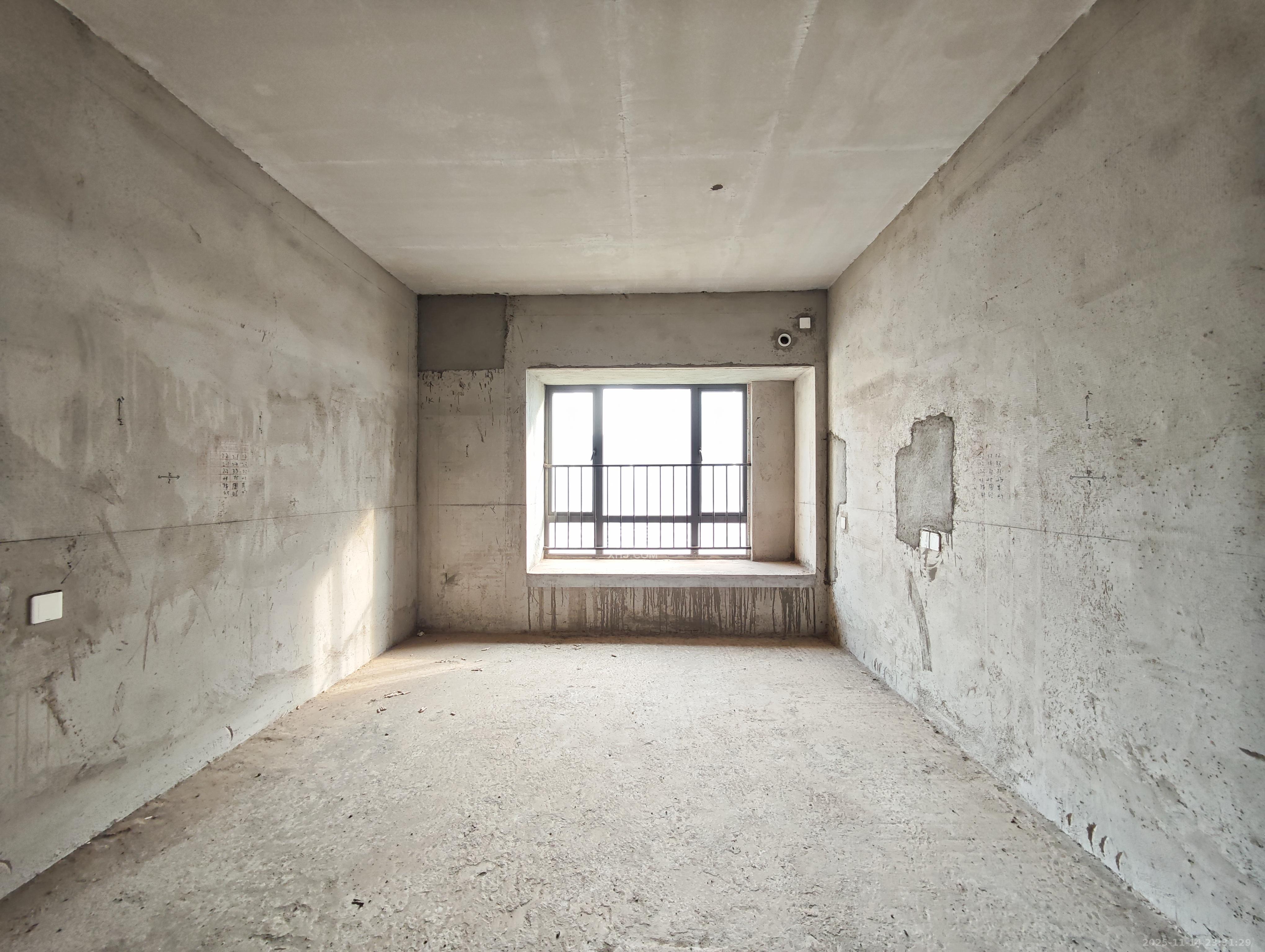 碧桂园南城首府(东宸林海) 3室2厅2卫 72.8万 碧桂园南城首府(东宸林海) 3室2厅2卫 72.8万卧室