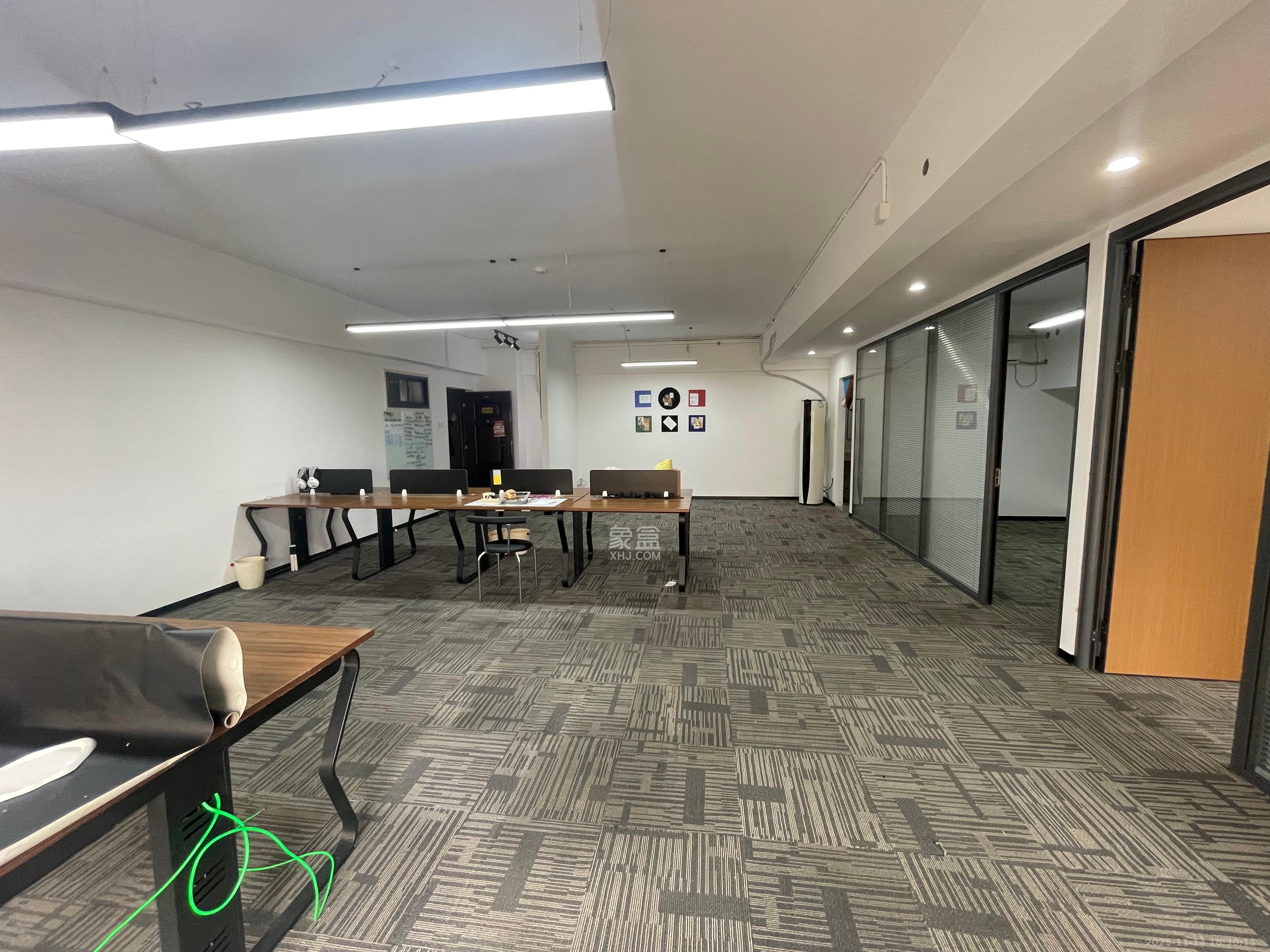 中建芙蓉嘉苑  1室1厅1卫    2300.0元/月室内图