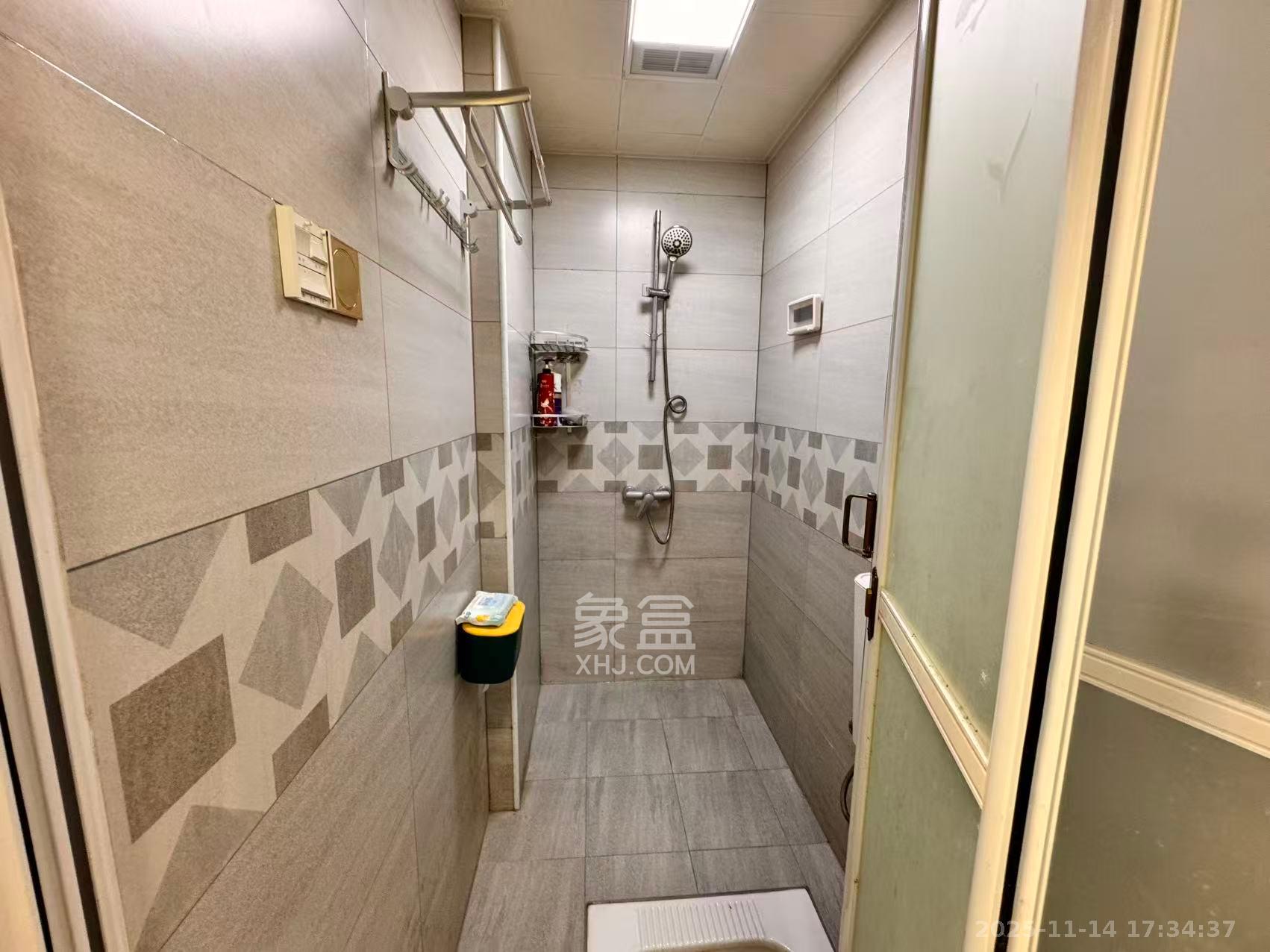 荣悦台 1室1厅1卫 2400.0元/月 荣悦台 1室1厅1卫 2400.0元/月室内图