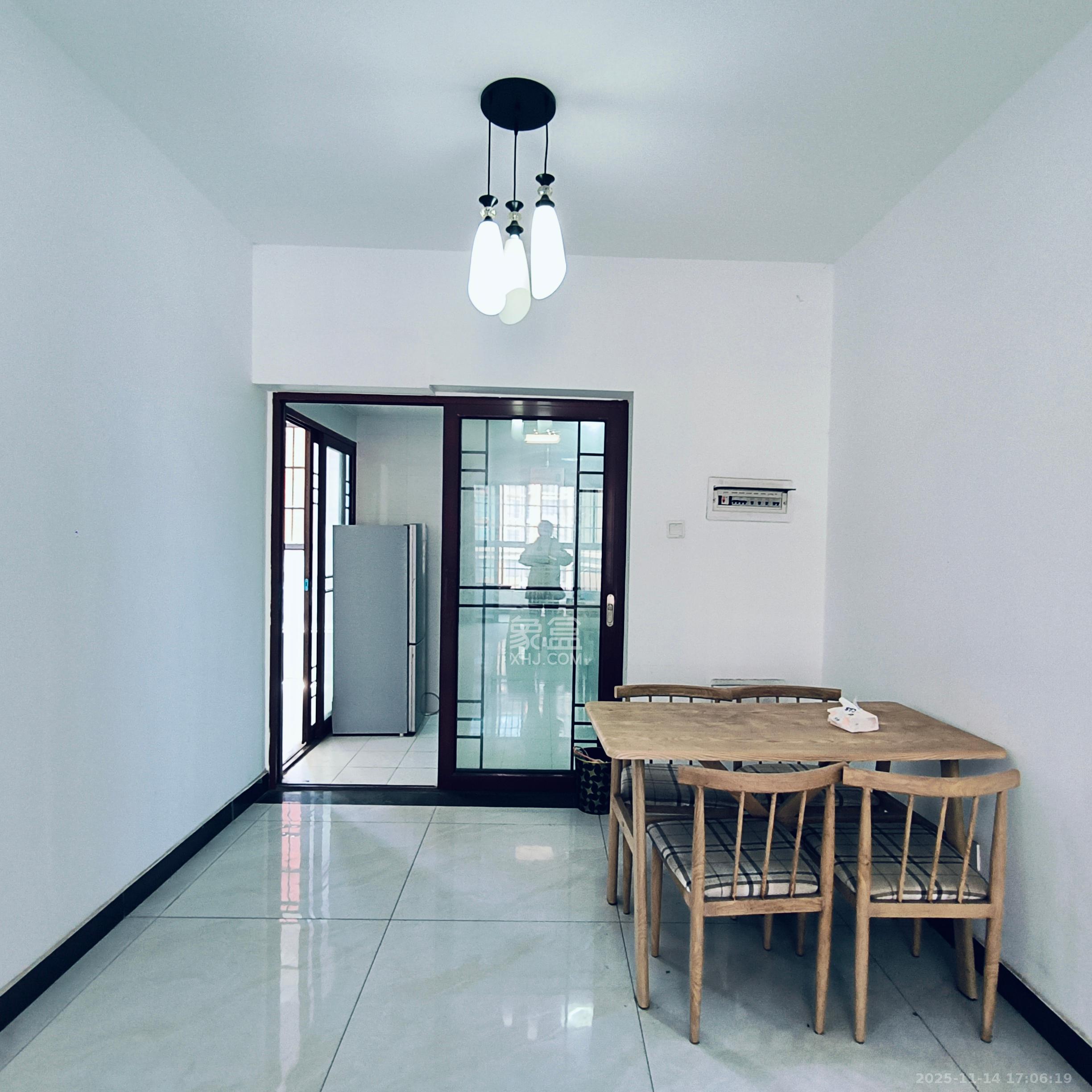 海德公园  4室2厅2卫    2200.0元/月室内图