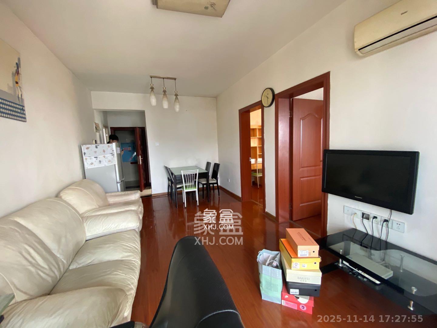 高鑫麓城  2室1厅1卫    2200.0元/月室内图