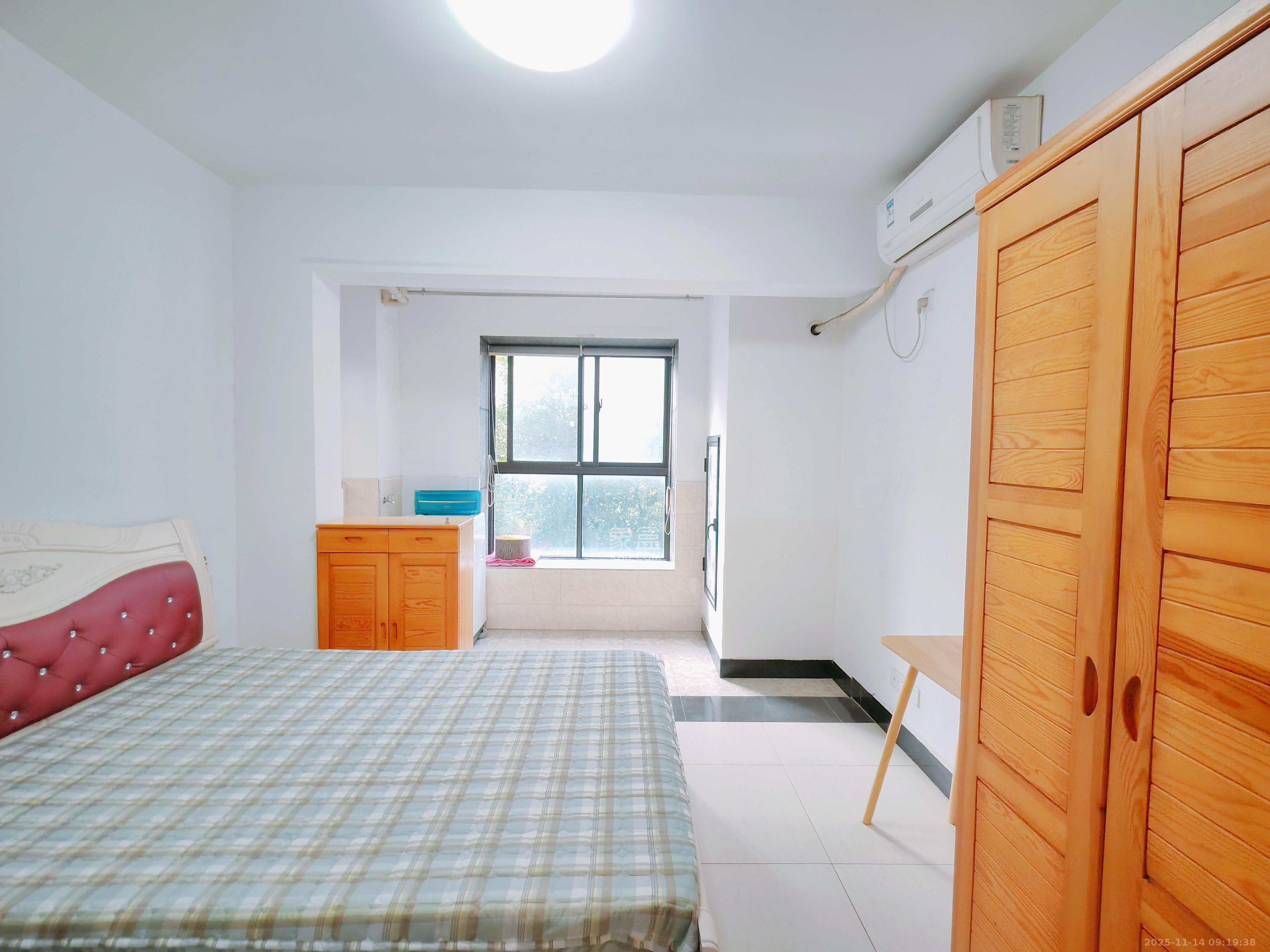 绿地中央广场 2室1厅1卫 2100.0元/月 绿地中央广场 2室1厅1卫 2100.0元/月室内图