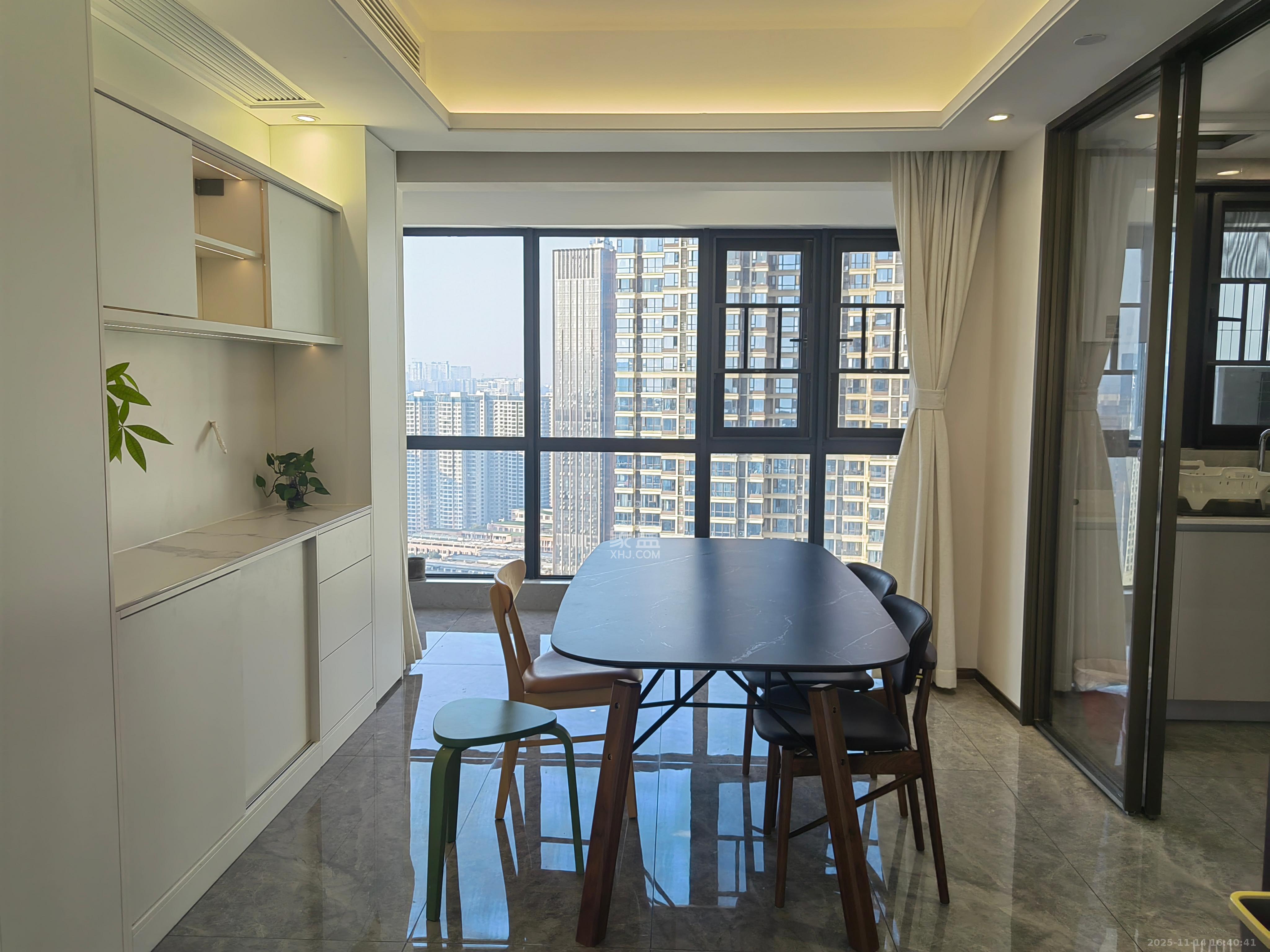 滨江府1913 4室2厅3卫 14500.0元/月 滨江府1913 4室2厅3卫 14500.0元/月室内图