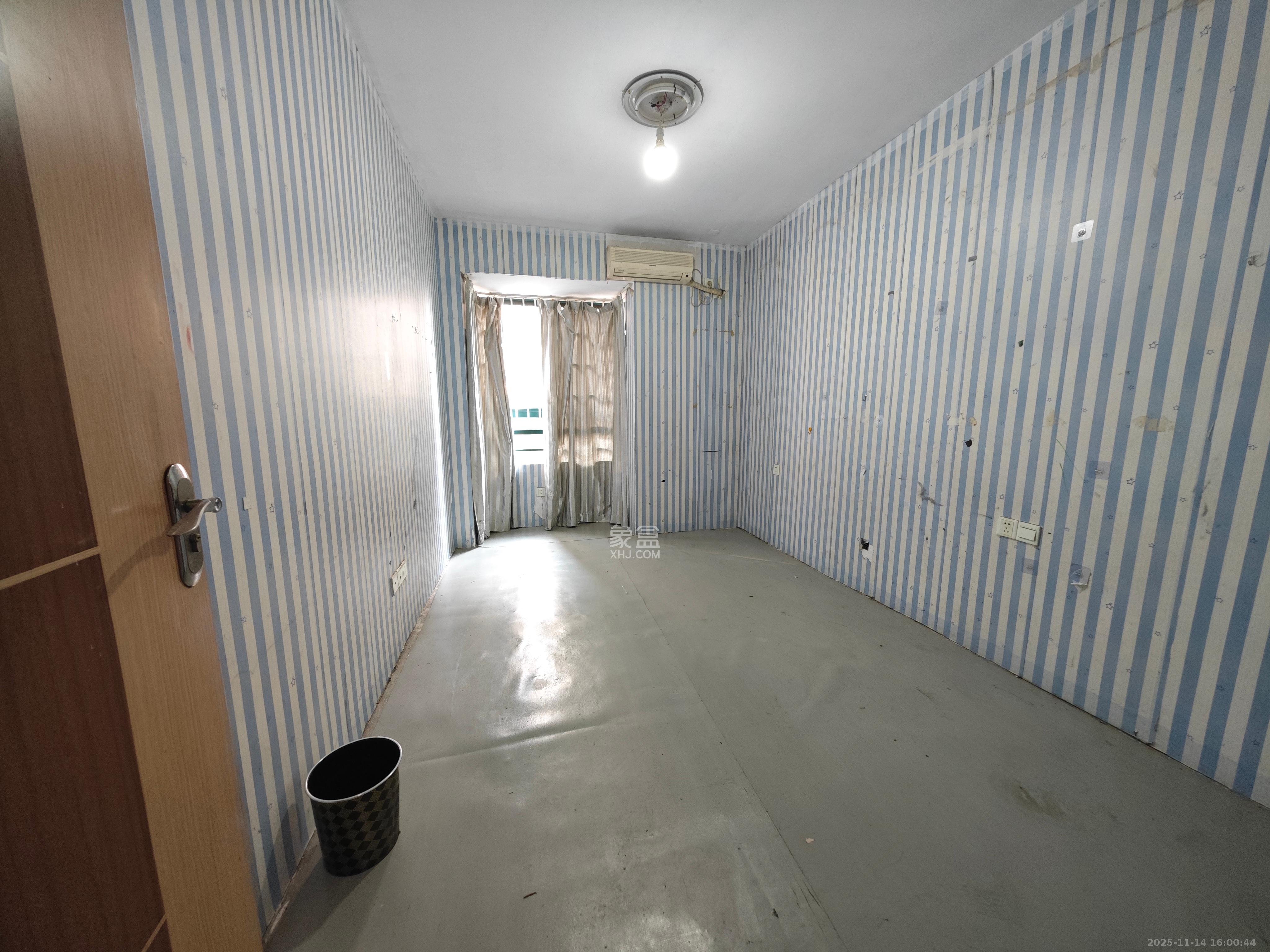 华盛世纪新城  4室2厅2卫    2000.0元/月室内图