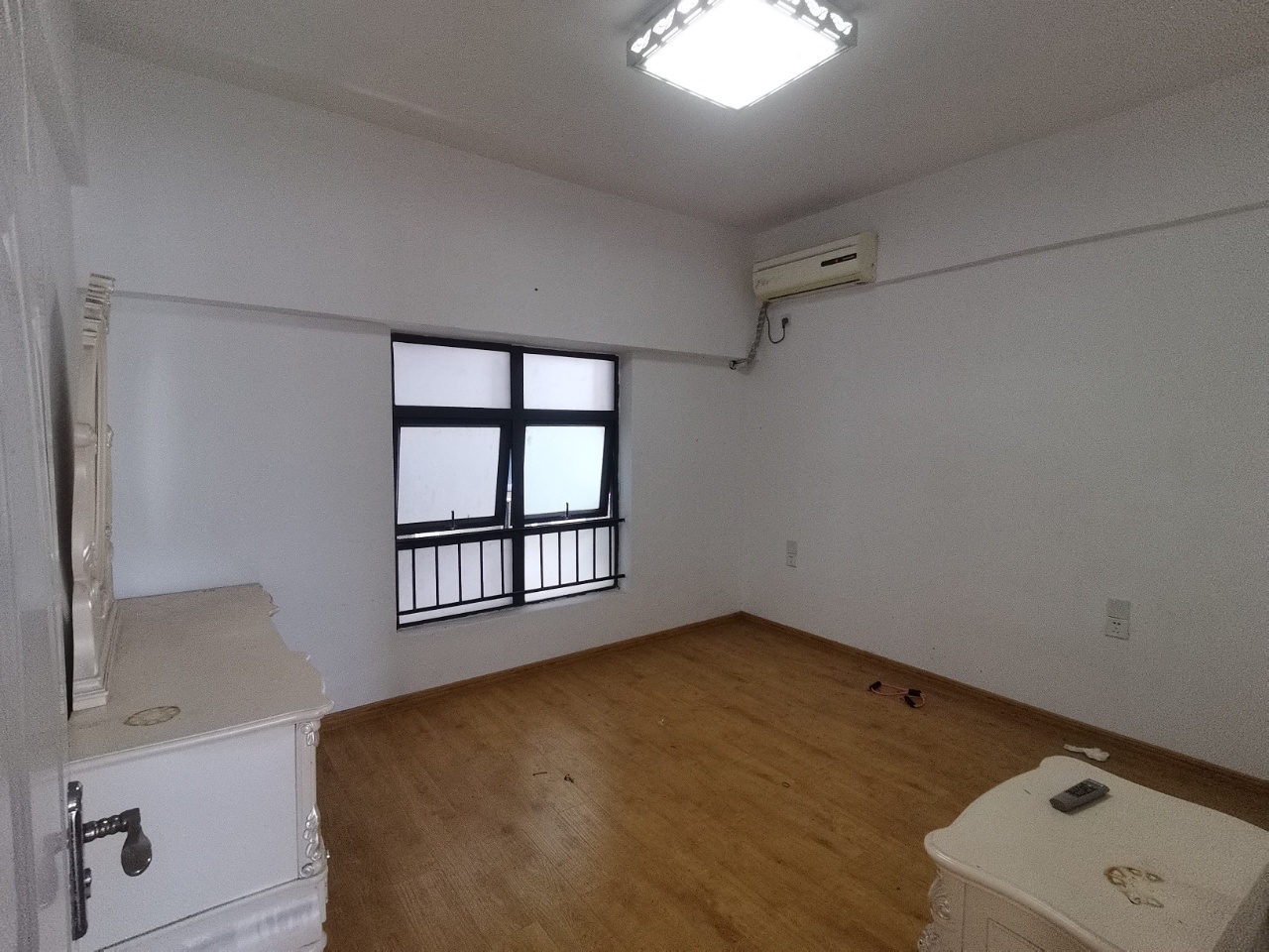 名门广场北区（二期）  3室2厅2卫    3800.0元/月室内图