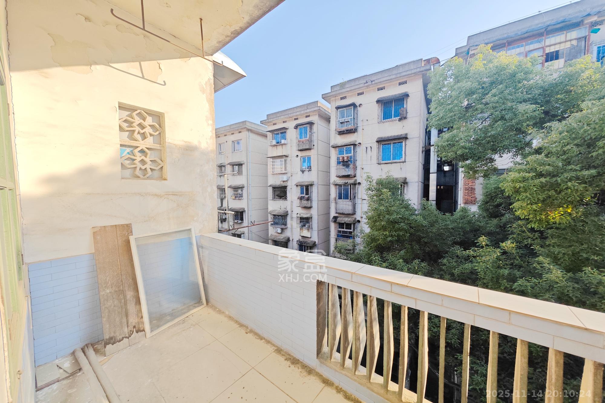 王公塘社区  2室1厅1卫    40.0万阳台