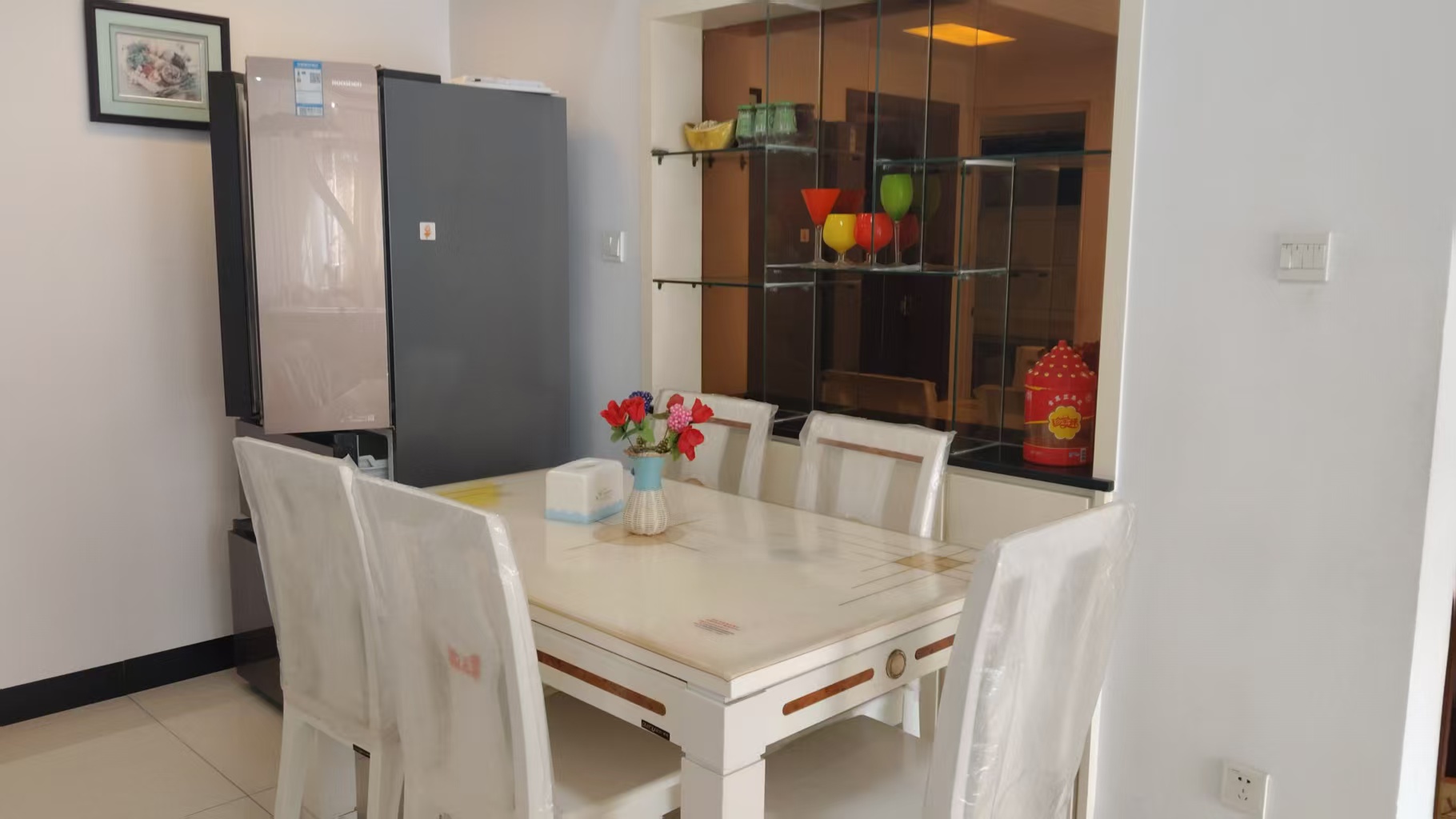 欣天花园 3室2厅2卫 2200.0元/月 欣天花园 3室2厅2卫 2200.0元/月室内图