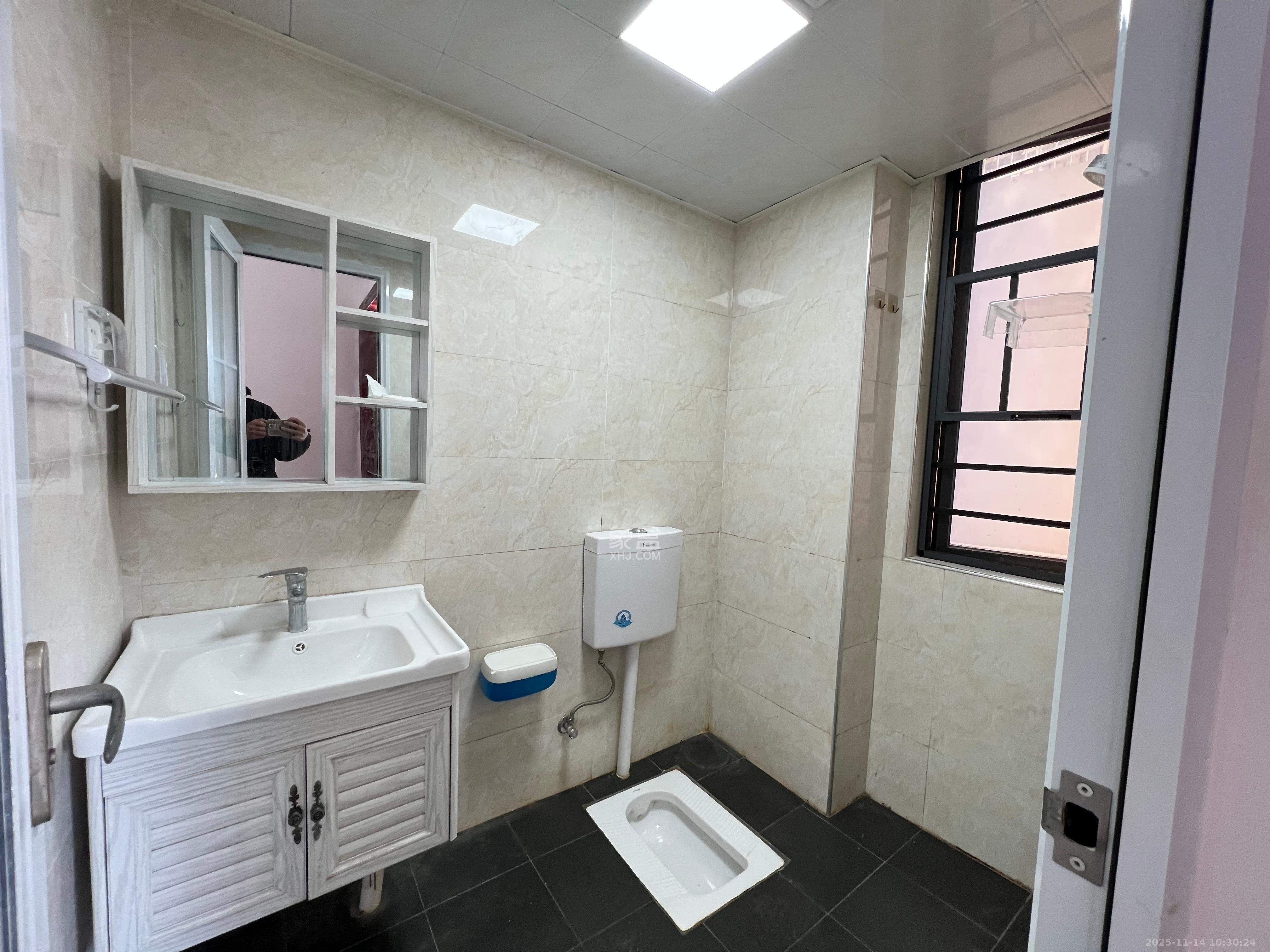 岳华新苑 2室2厅1卫 2000.0元/月 岳华新苑 2室2厅1卫 2000.0元/月室内图