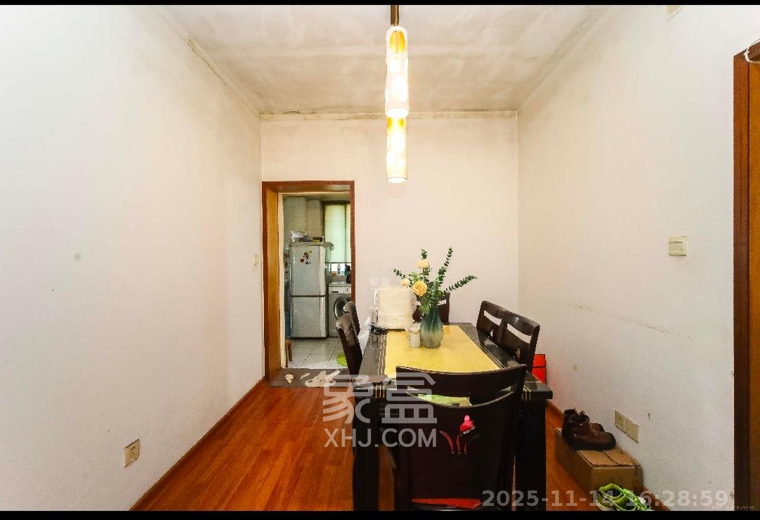 新桥小区  2室2厅1卫    2000.0元/月室内图