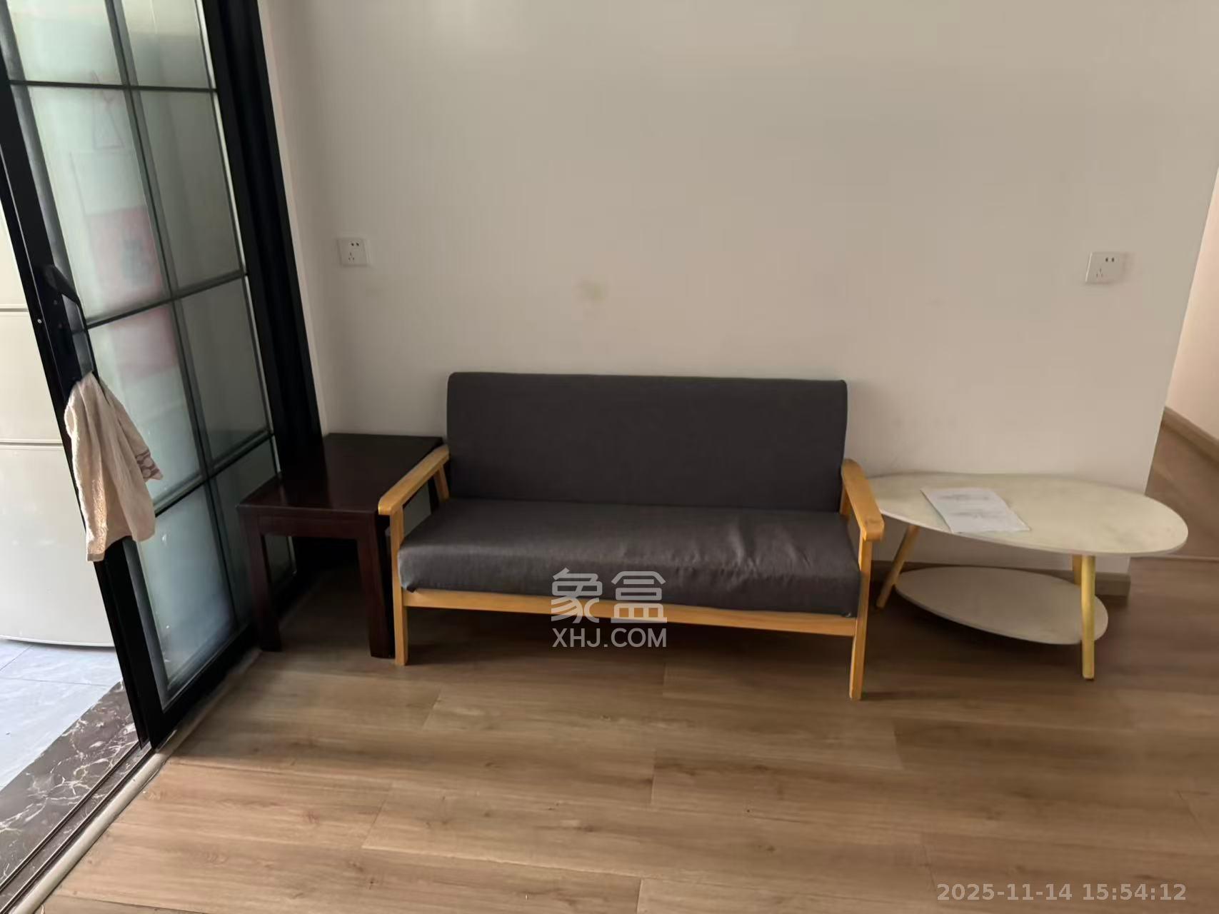 湘卫花苑  2室1厅1卫    2300.0元/月室内图