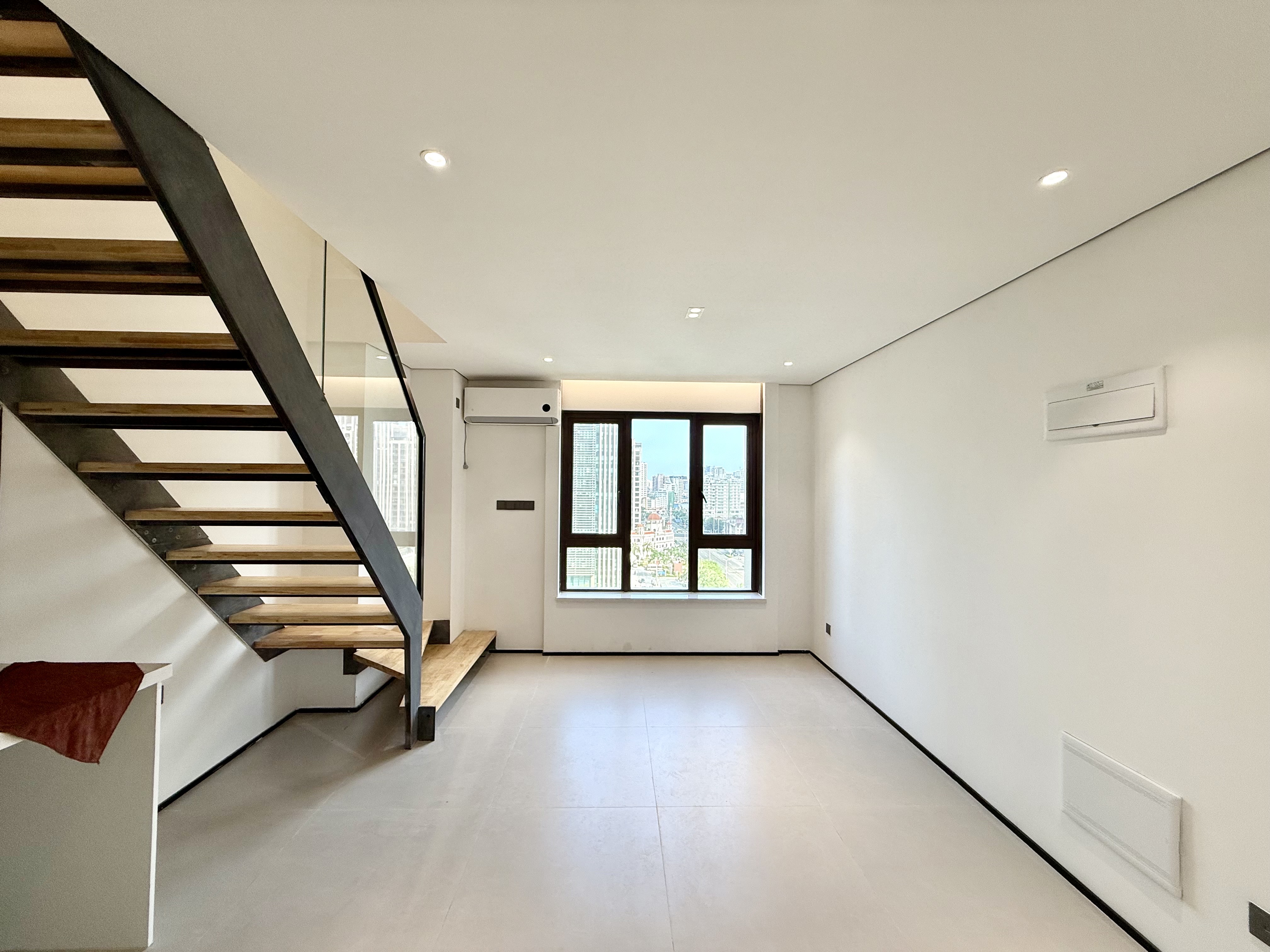 海航豪庭南苑  1室1厅2卫    3200.0元/月室内图