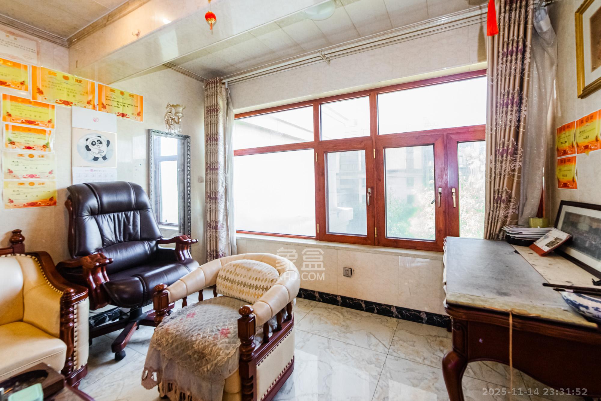 五矿沁园金城（春和景园）  4室2厅2卫    125.0万阳台