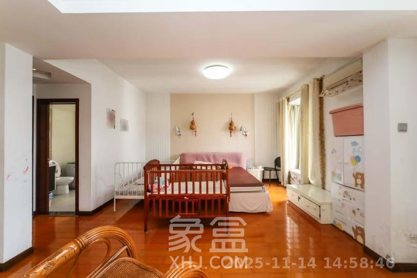 银港水晶城 3室2厅1卫 2900.0元/月 银港水晶城 3室2厅1卫 2900.0元/月室内图