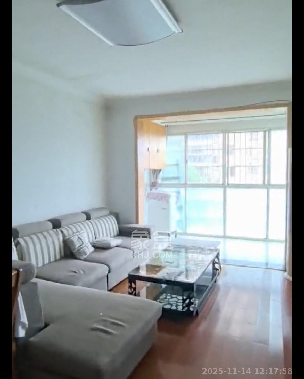 麓谷锦和园  3室2厅1卫    2100.0元/月