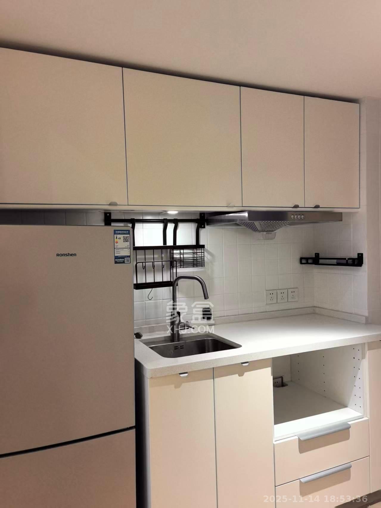 荟聚之光  1室1厅1卫    2100.0元/月室内图