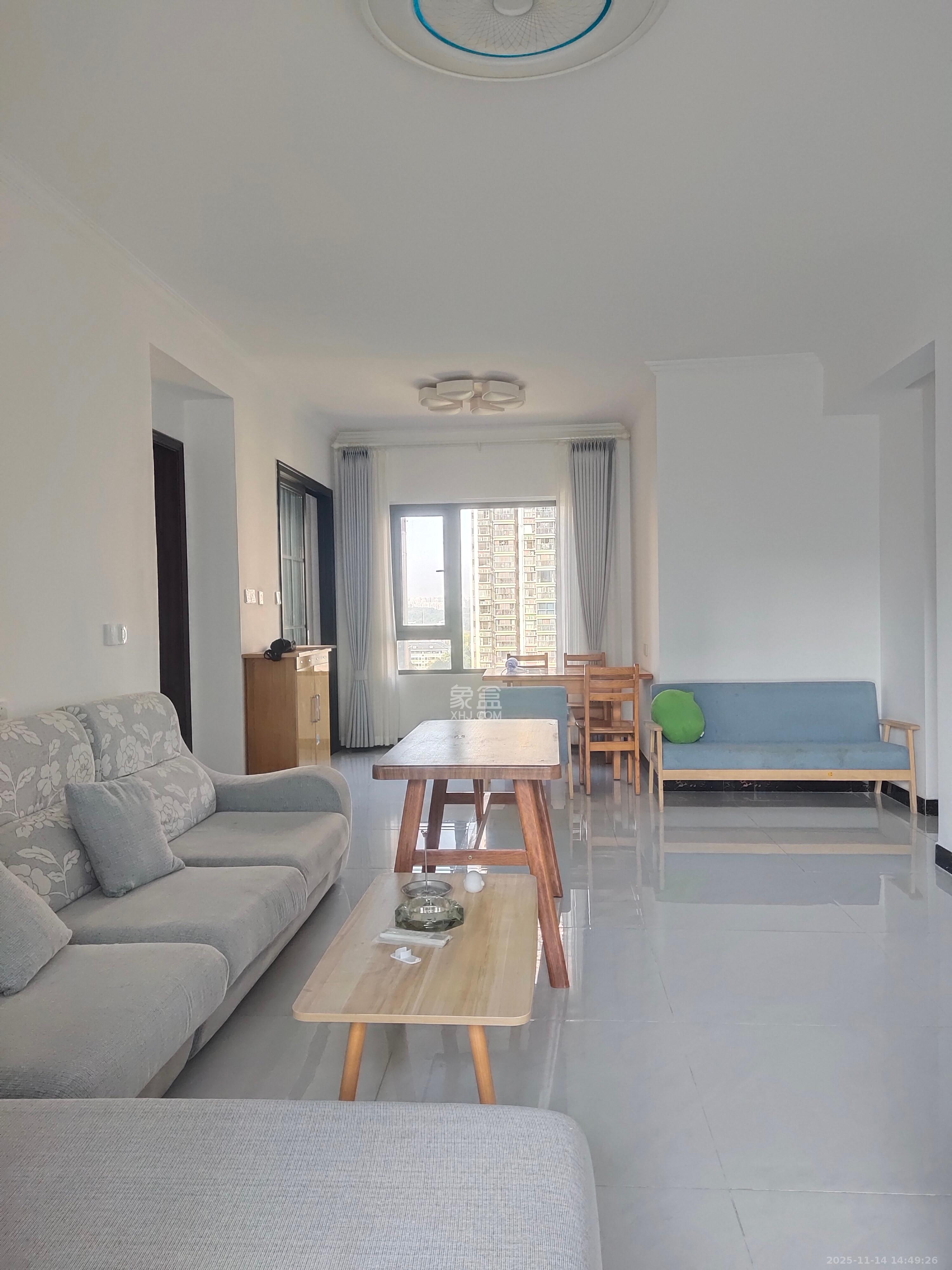 恒大江湾  3室2厅2卫    3000.0元/月室内图