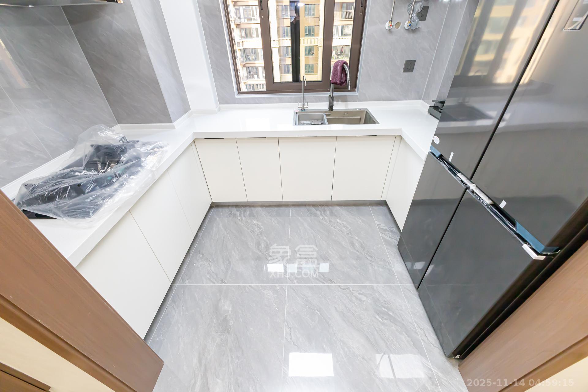 龙湖璟宸原著（龙湖紫宸）  4室2厅2卫    109.8万厨房