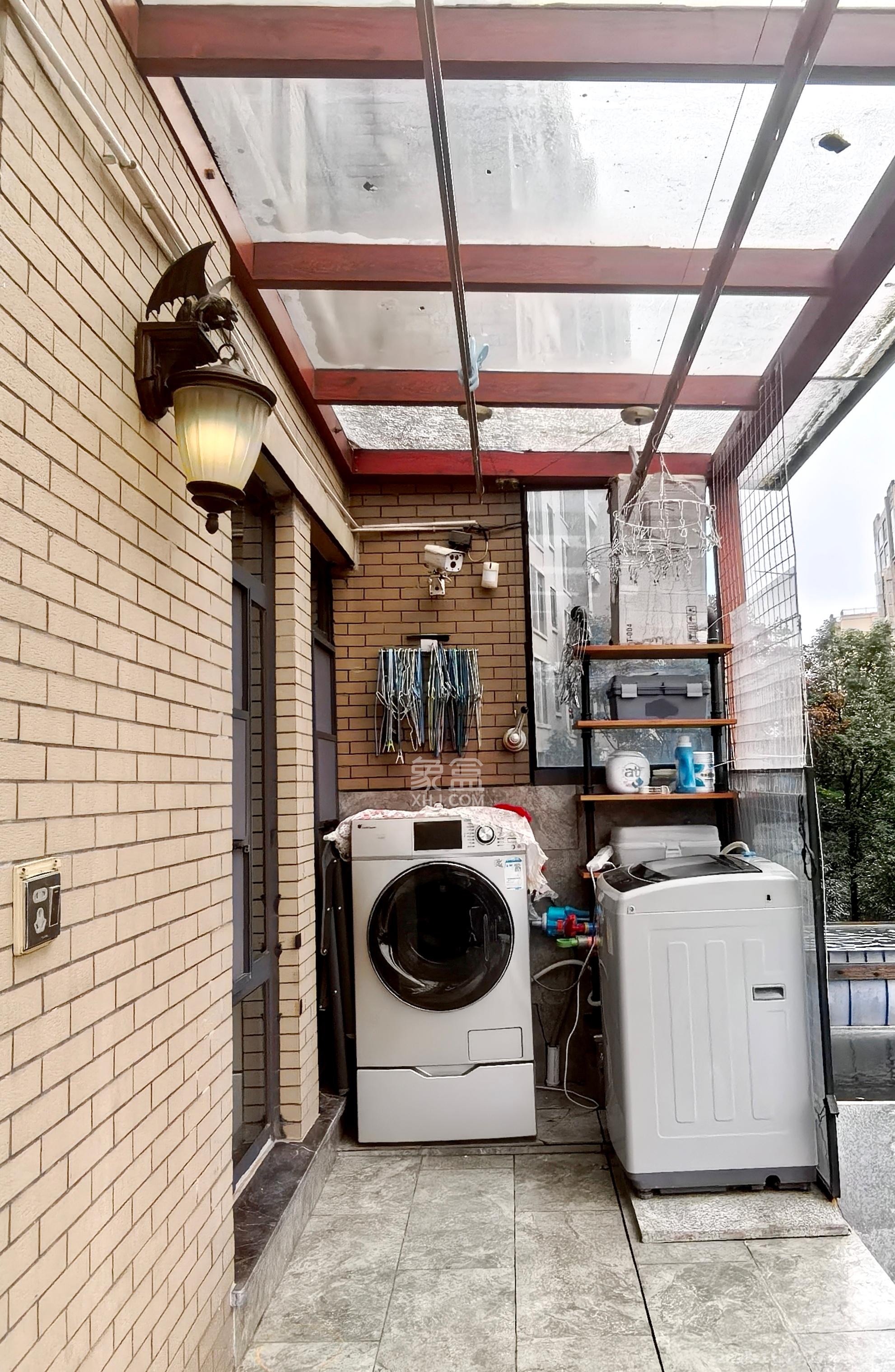 鑫远尚玺苑  4室2厅2卫    5000.0元/月室内图