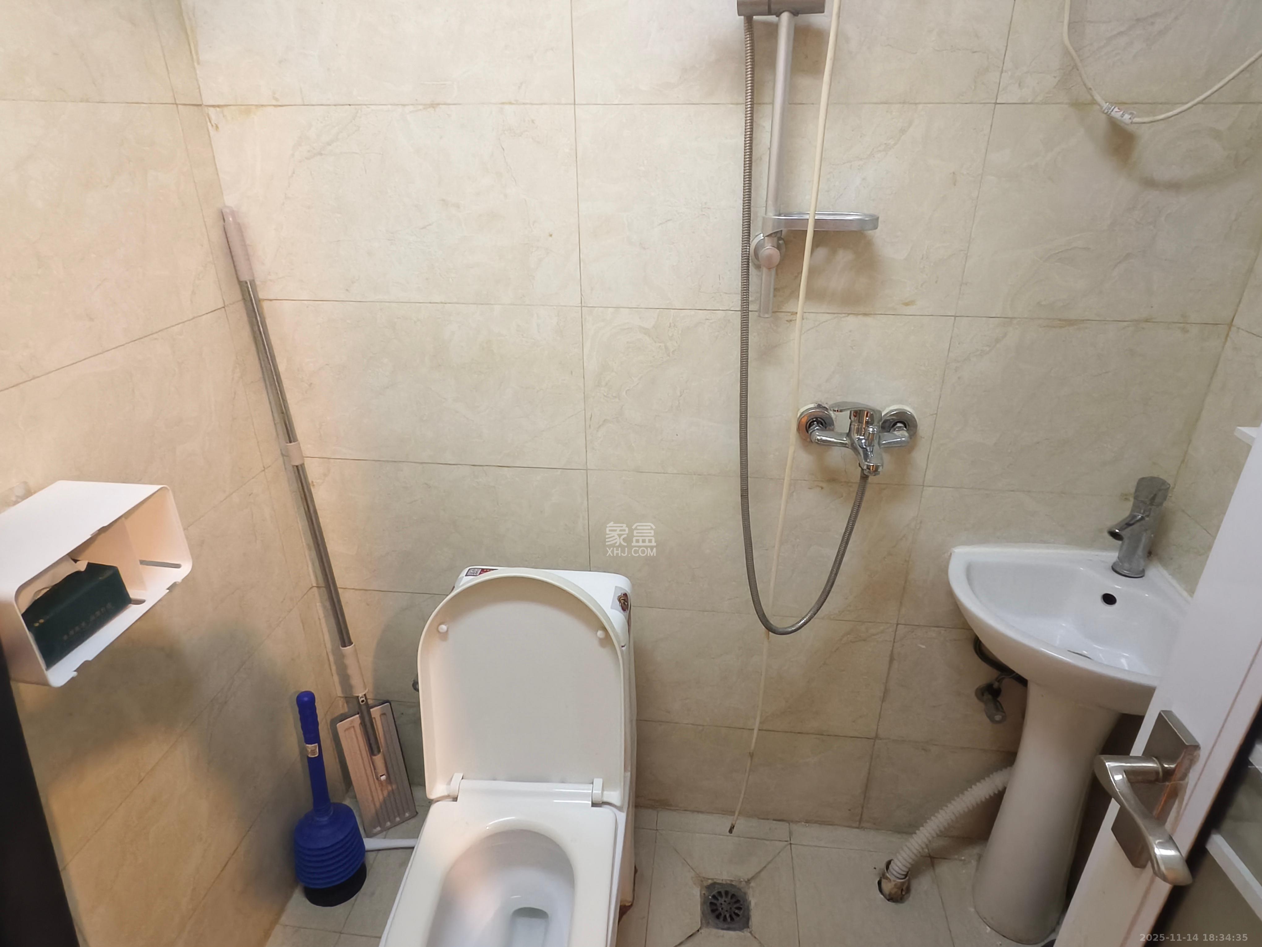 星宇V立方（旭和大厦）  1室1厅1卫    1200.0元/月室内图