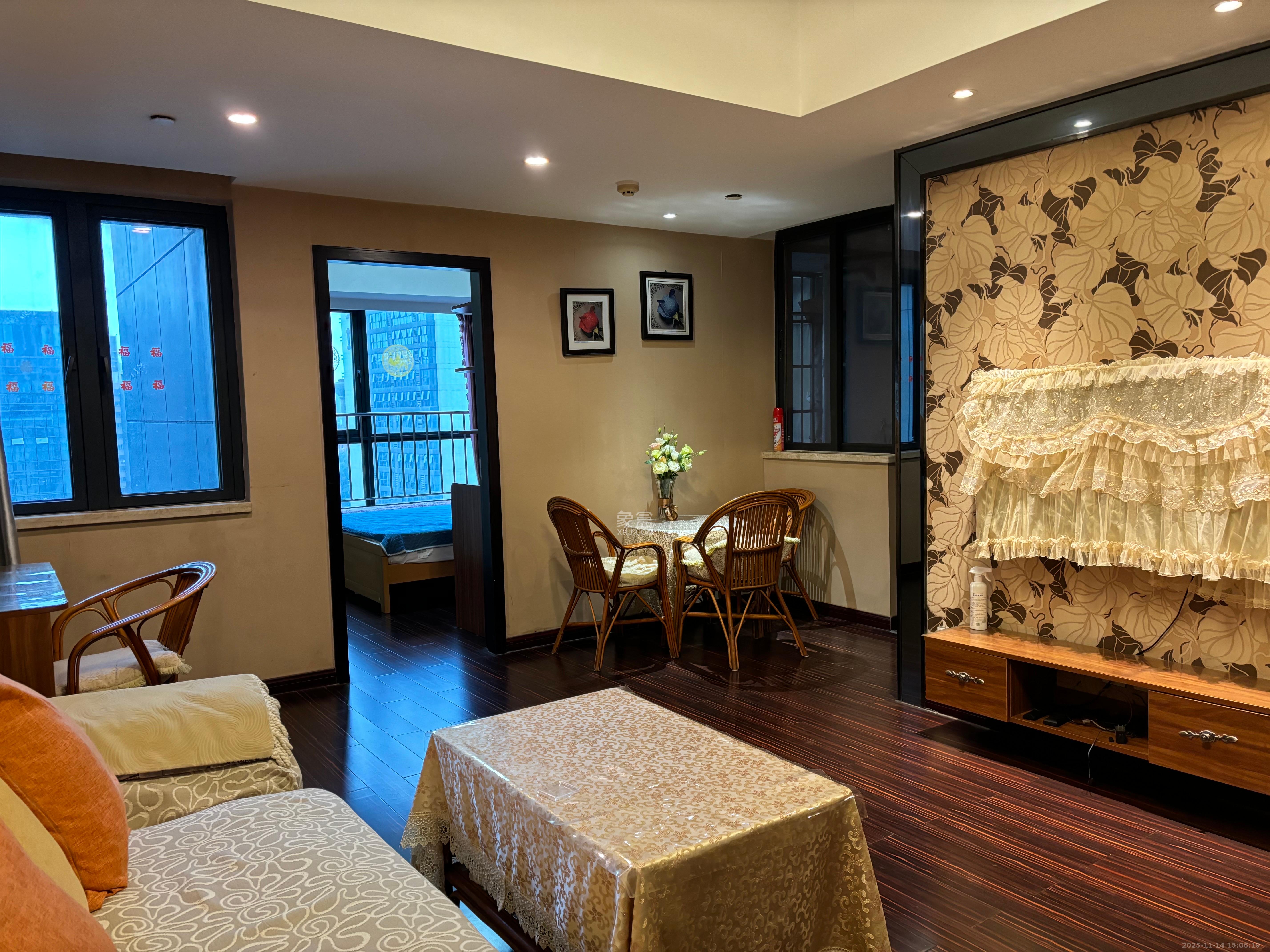 德思勤城市广场(宝格丽公寓) 1室1厅1卫 2000.0元/月 德思勤城市广场(宝格丽公寓) 1室1厅1卫 2000.0元/月室内图