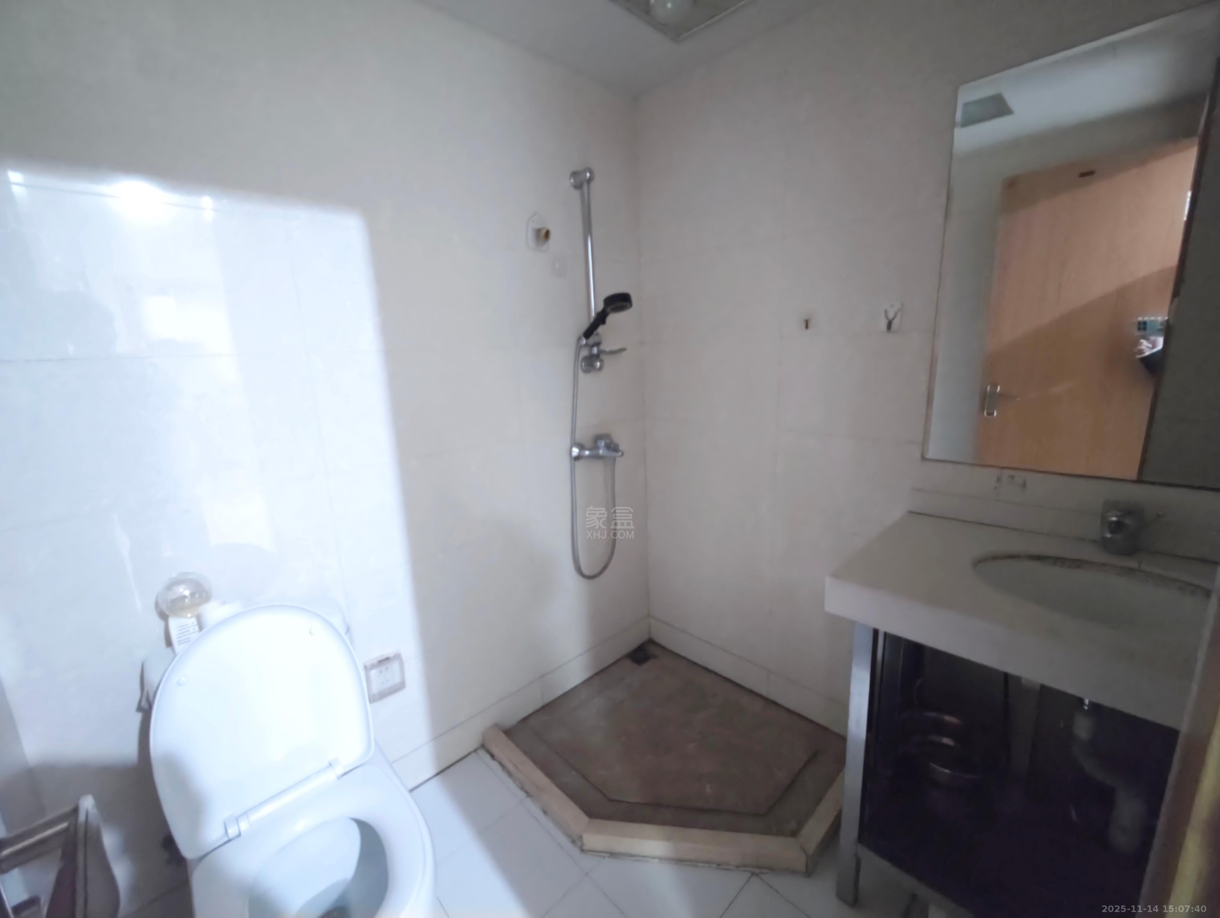 山水国际 1室1厅1卫 1200.0元/月 山水国际 1室1厅1卫 1200.0元/月室内图