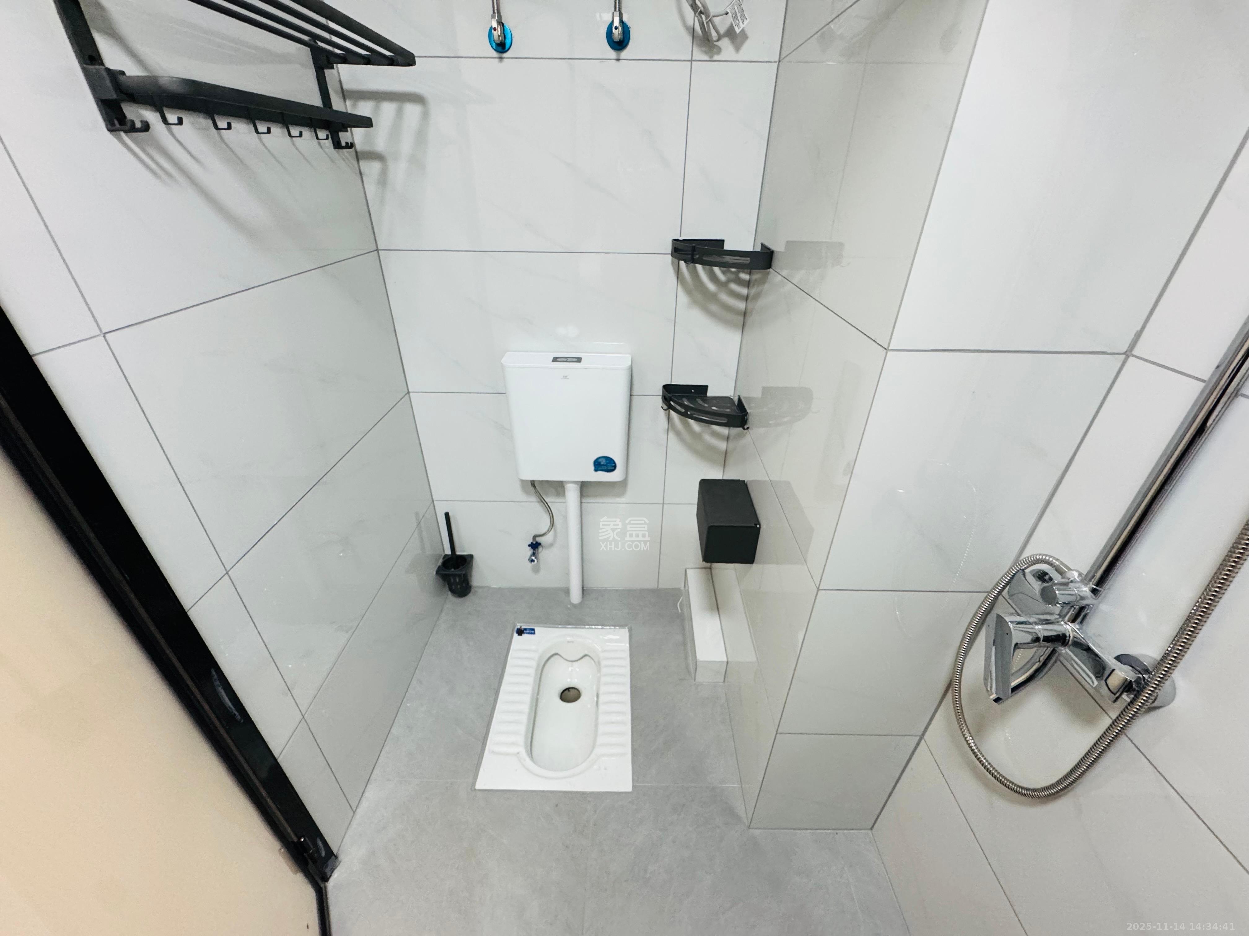 新力铂园（江山云著）  1室1厅1卫    1600.0元/月室内图