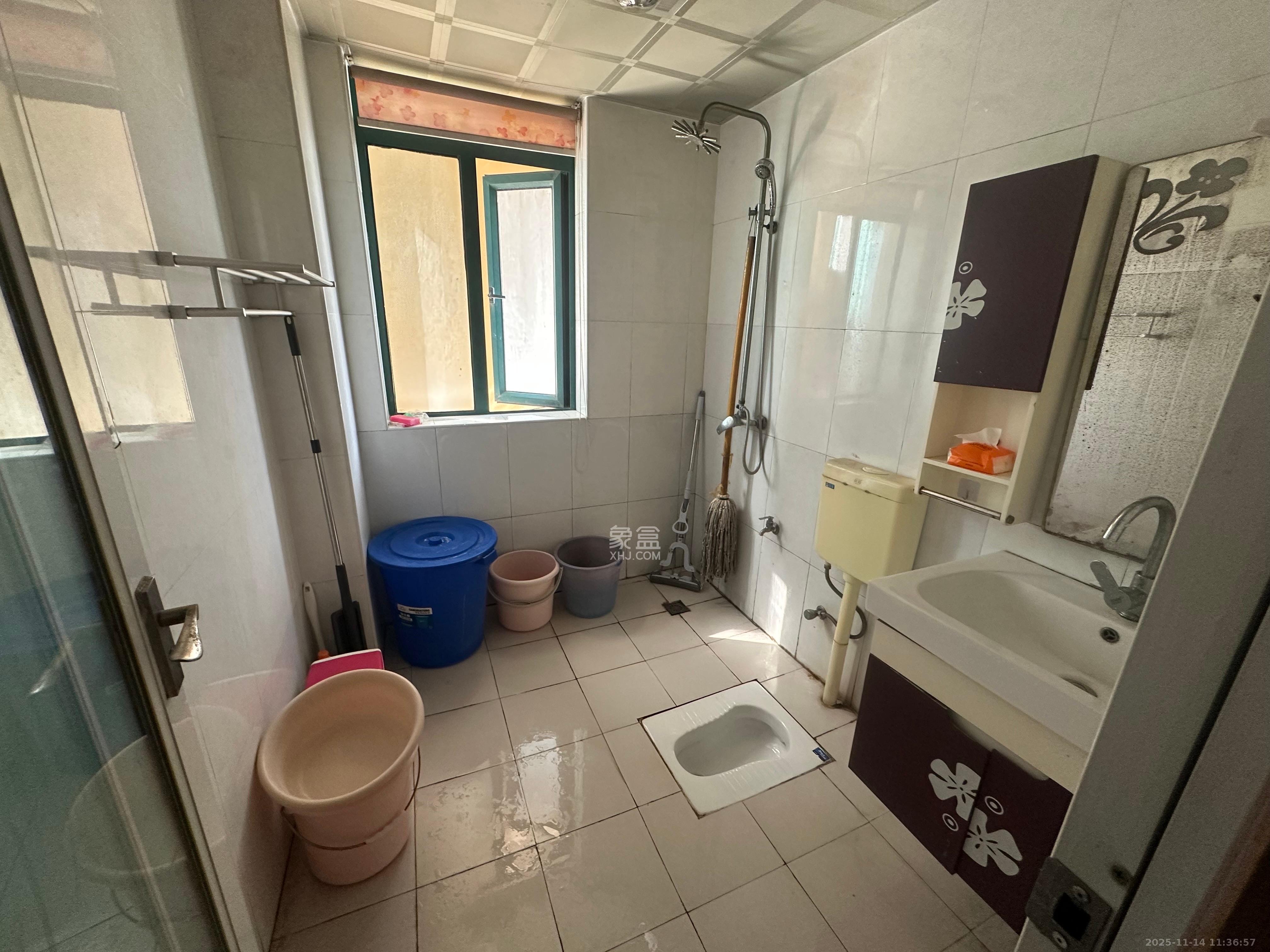 滨江金座 2室2厅1卫 2200.0元/月 滨江金座 2室2厅1卫 2200.0元/月室内图